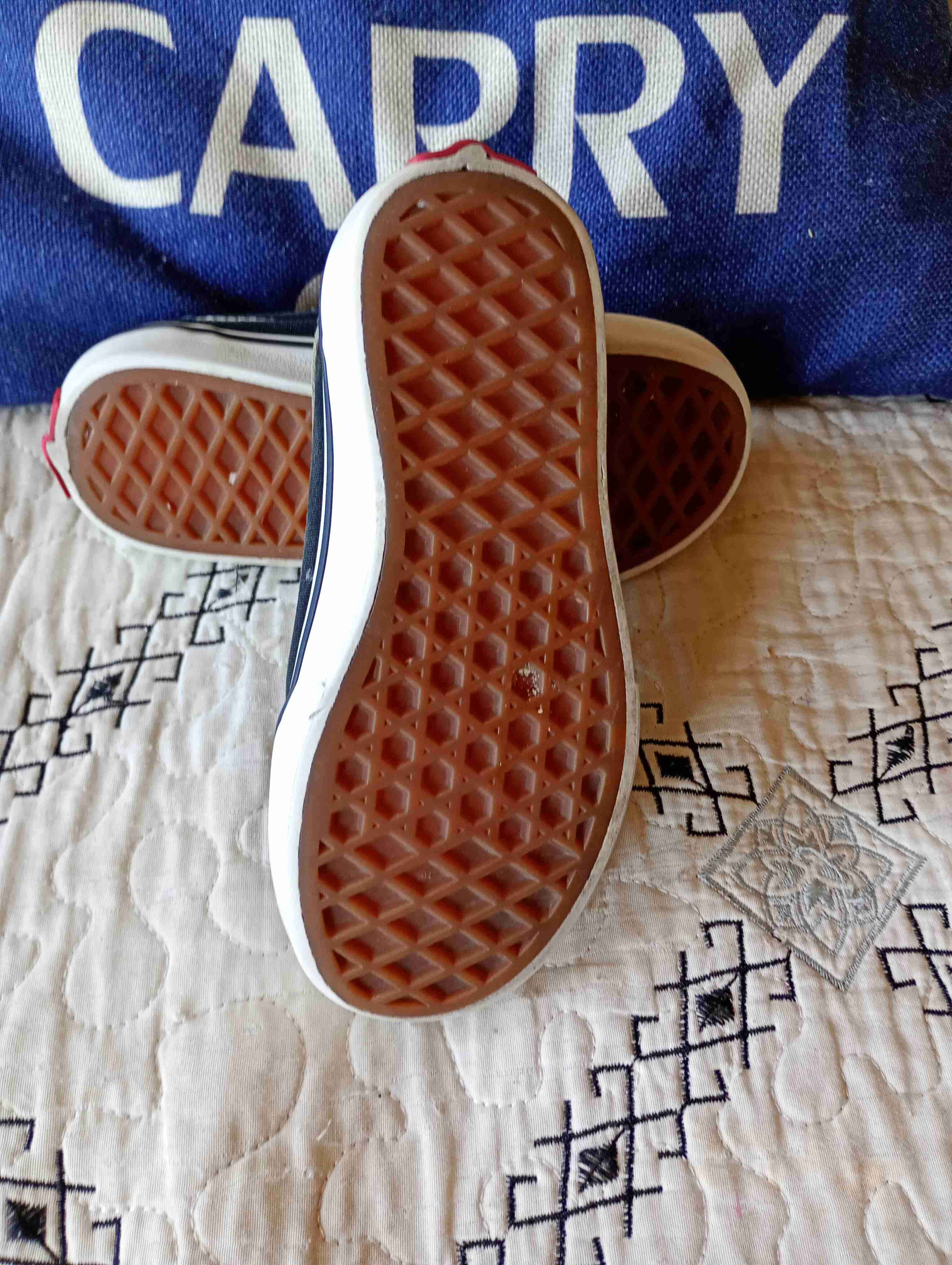 Zapatillas negras con velcro - miniatura 4