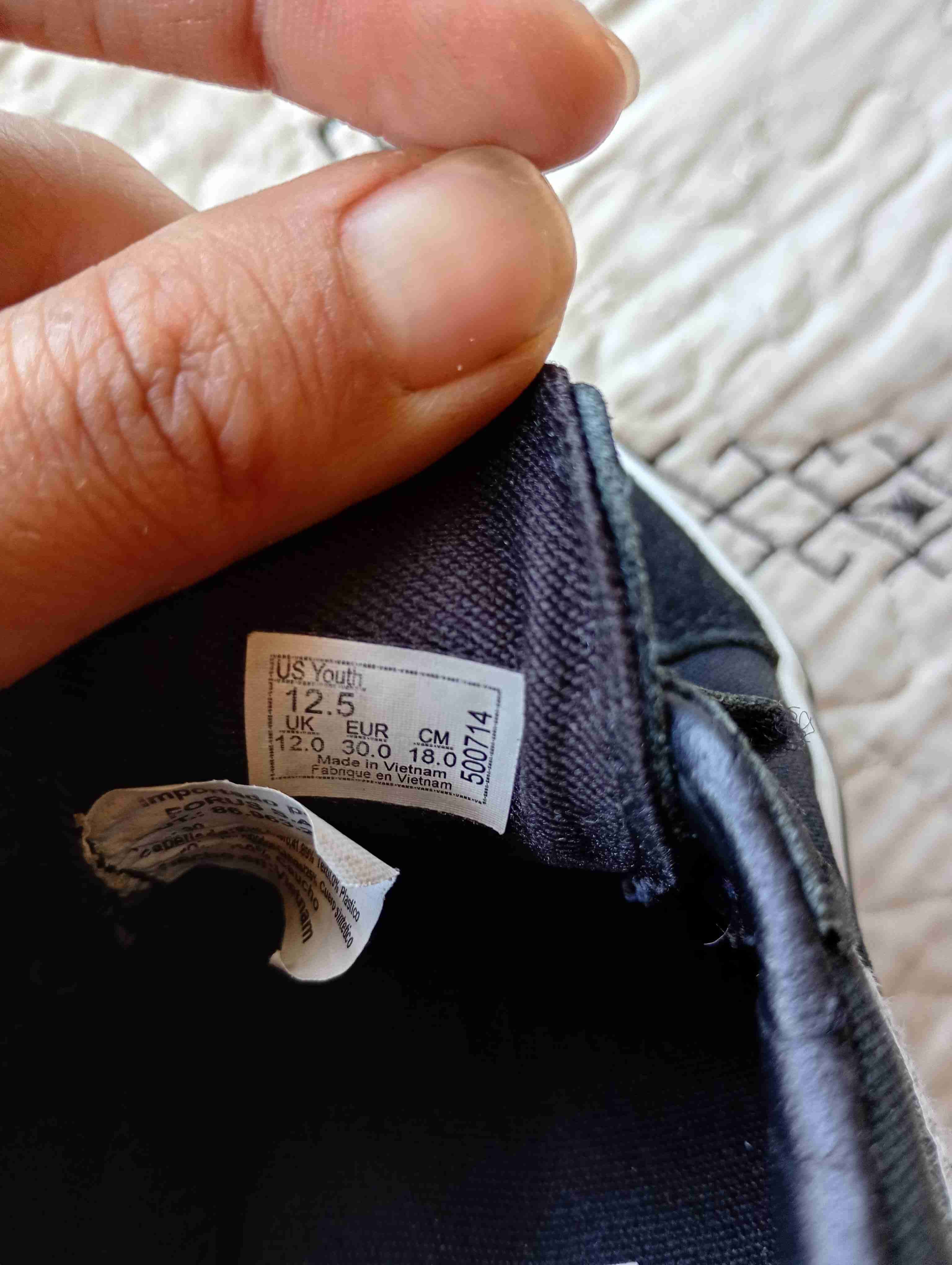 Zapatillas negras con velcro - miniatura 5