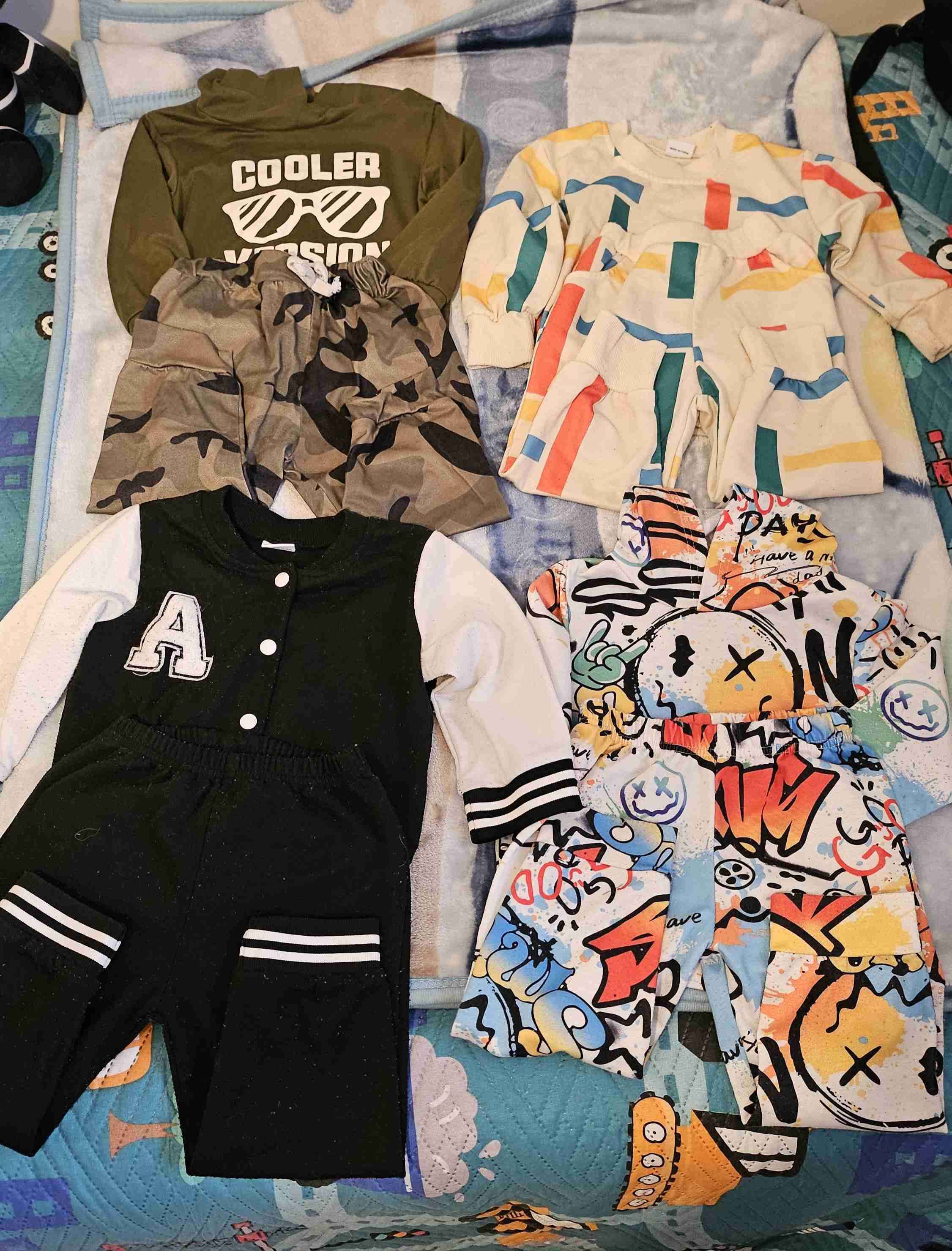 Ropa de niño variada