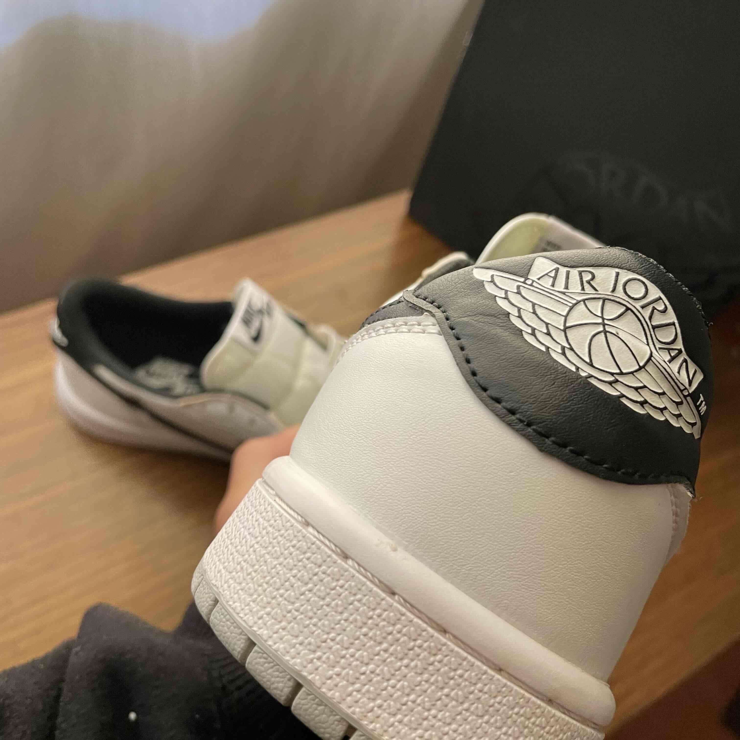 Zapatillas Nike Air Jordan Low - miniatura 2