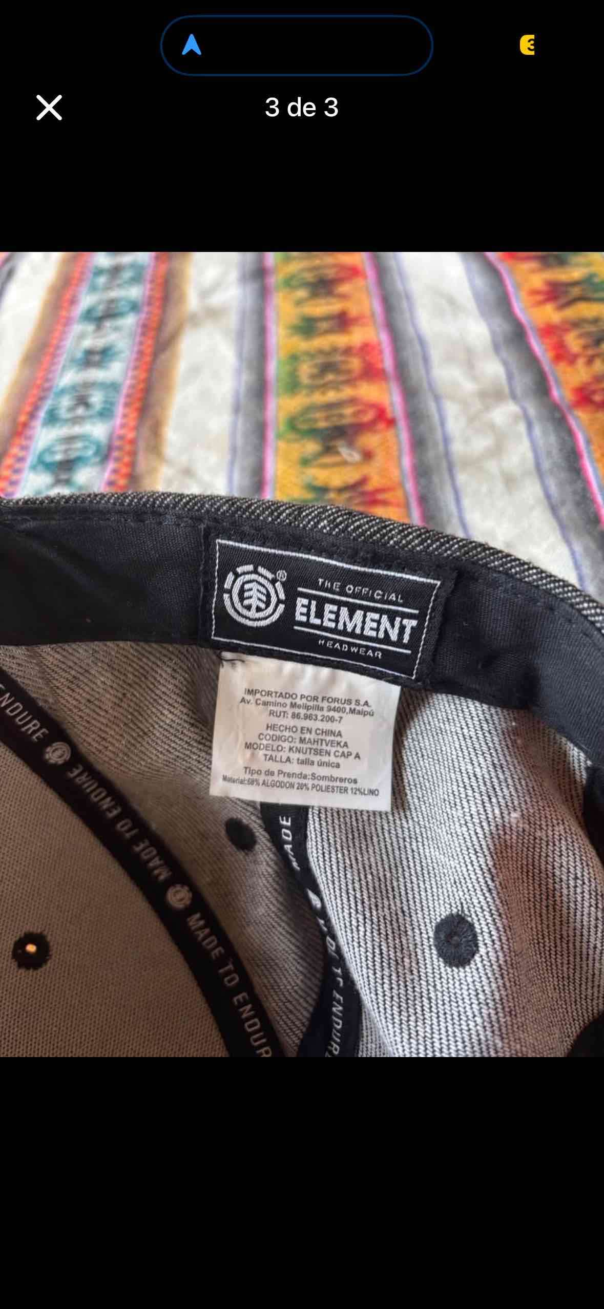 Gorra negra y roja con logo - 3