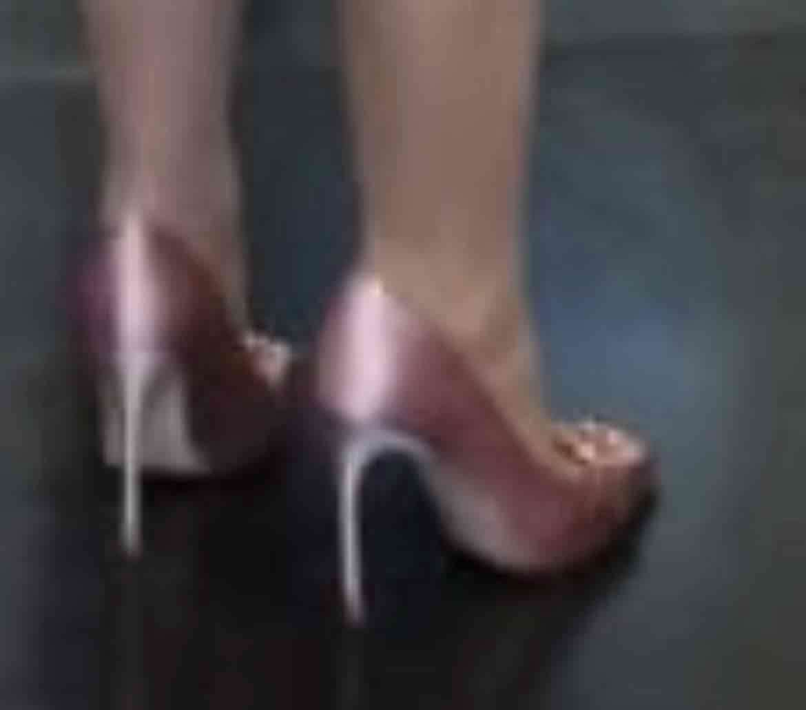 Tacones rosas con adornos brillantes en Swarovski - miniatura 3