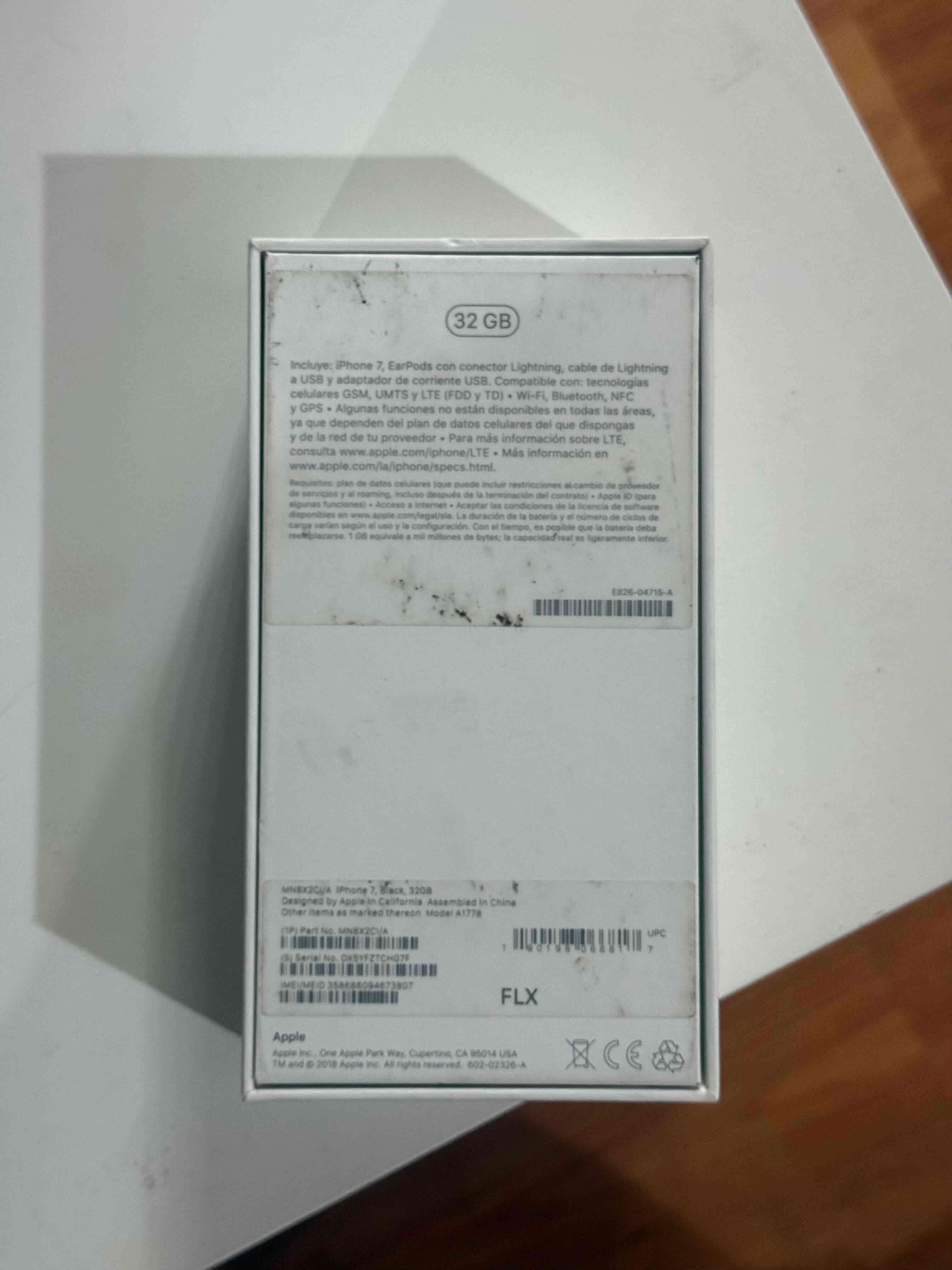 iPhone 7 Black - 32 gb con caja - miniatura 2