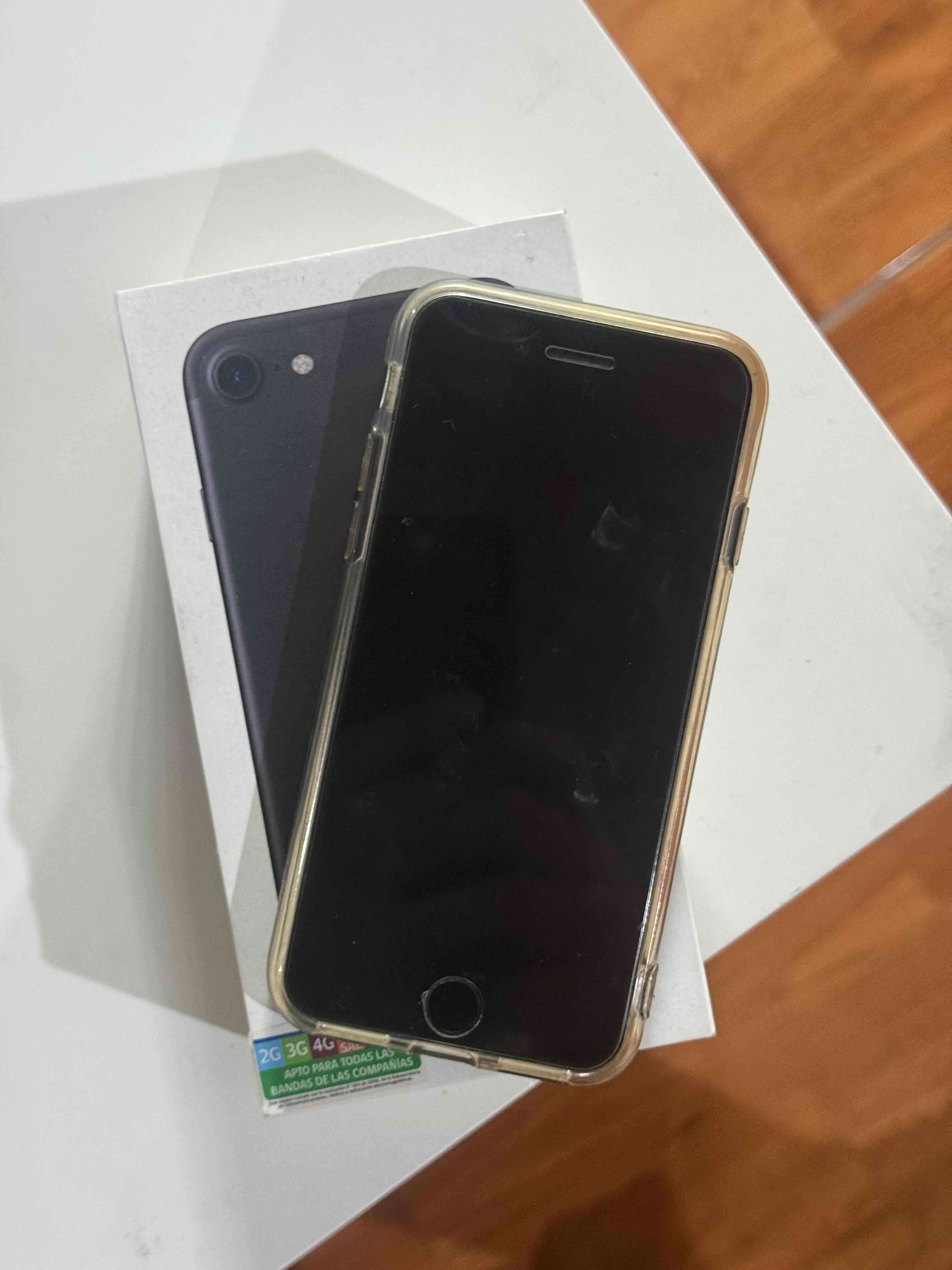 iPhone 7 Black - 32 gb con caja - miniatura 5