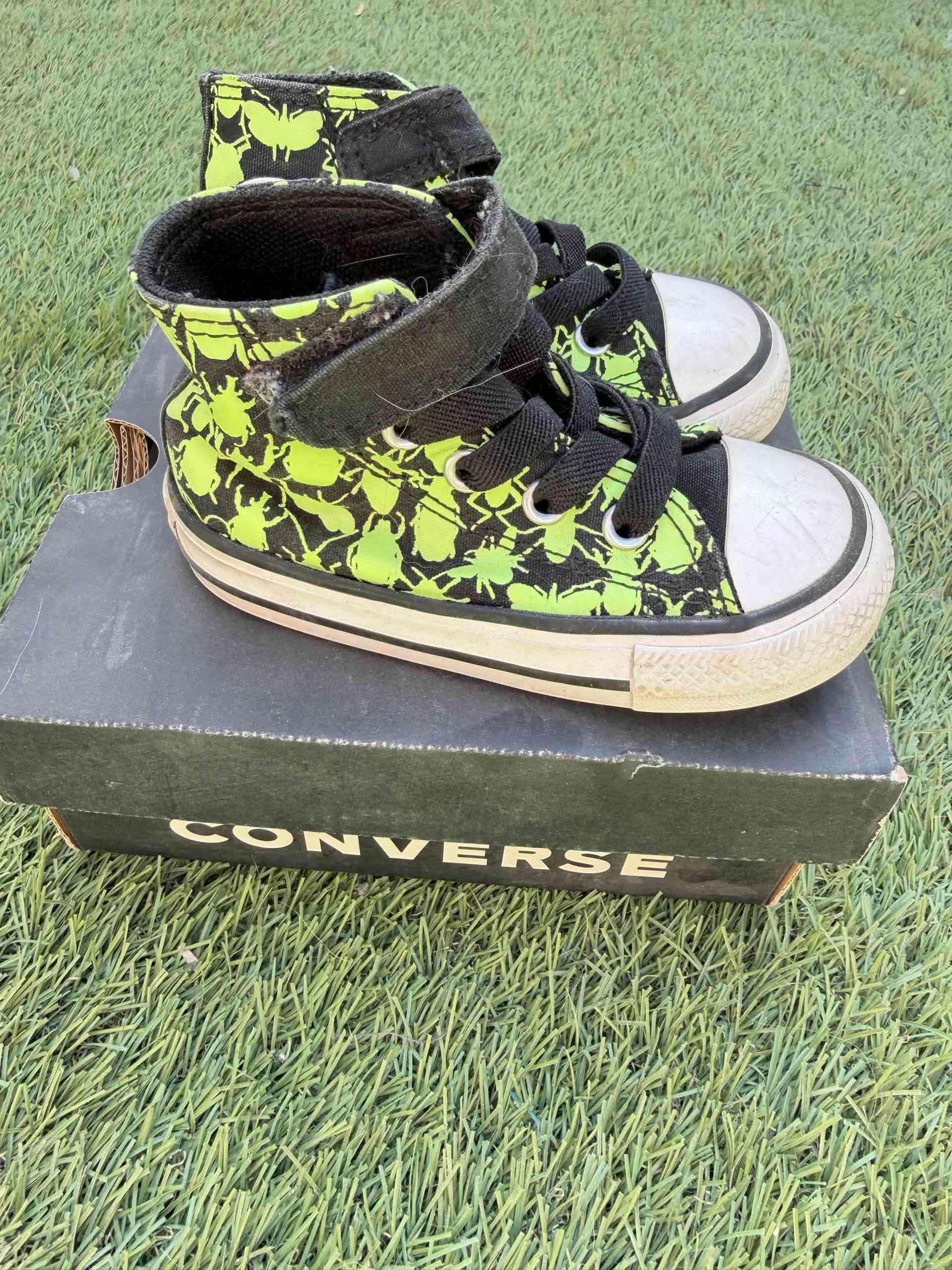 Zapatillas Converse negras estampadas - miniatura 1