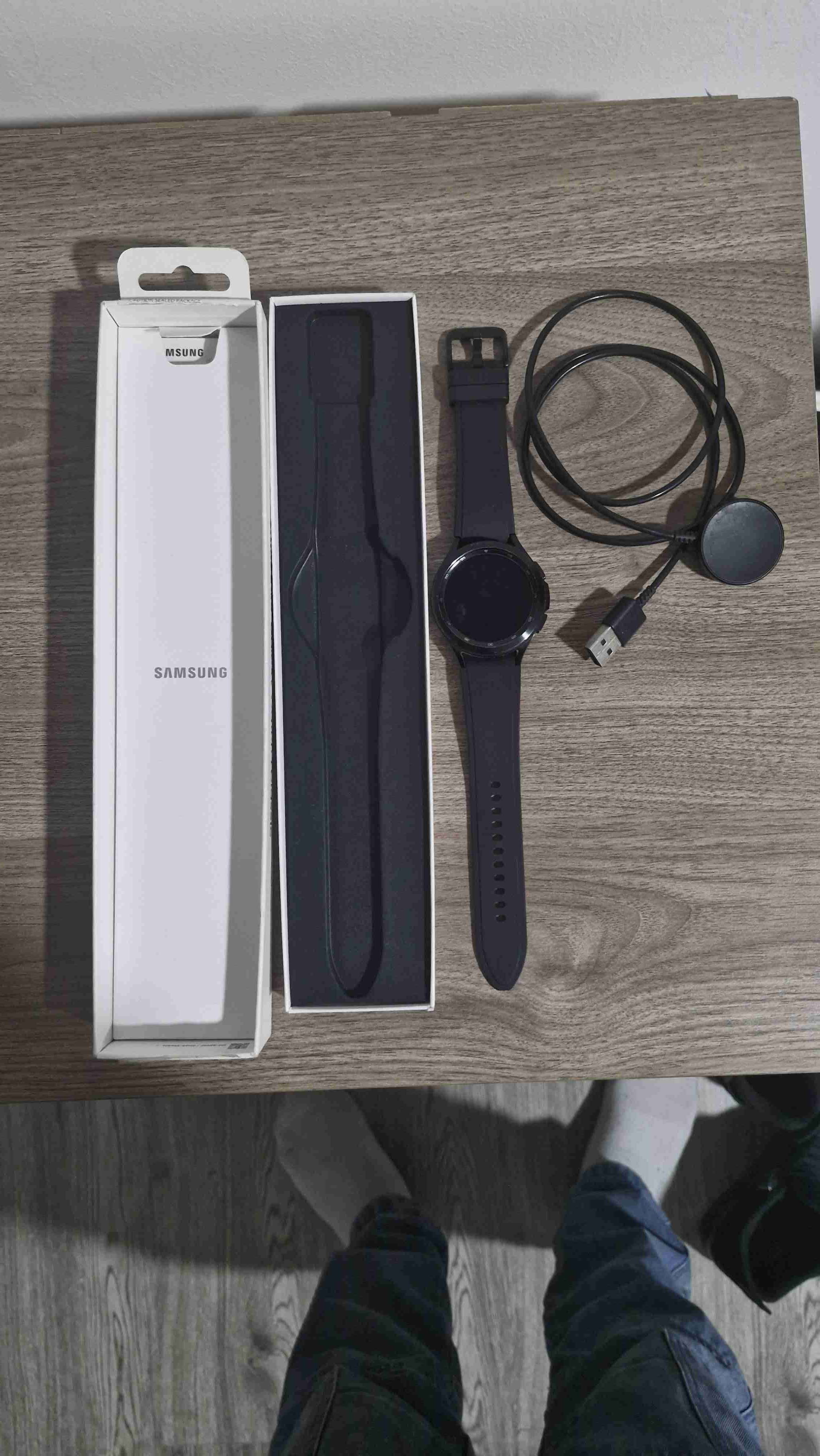 Galaxy watch4 classic - miniatura 1