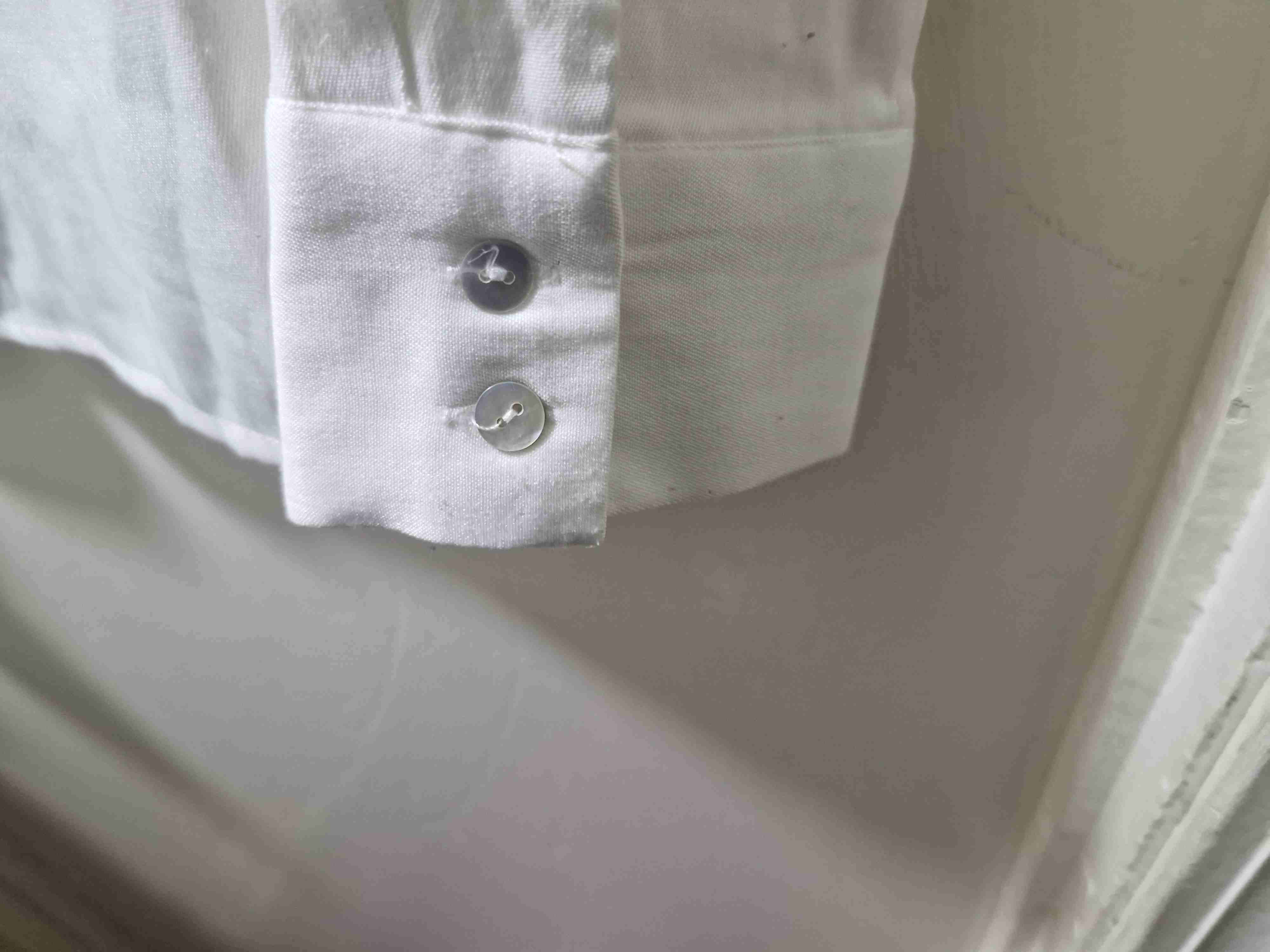 Blusa blanca con bordado - miniatura 4