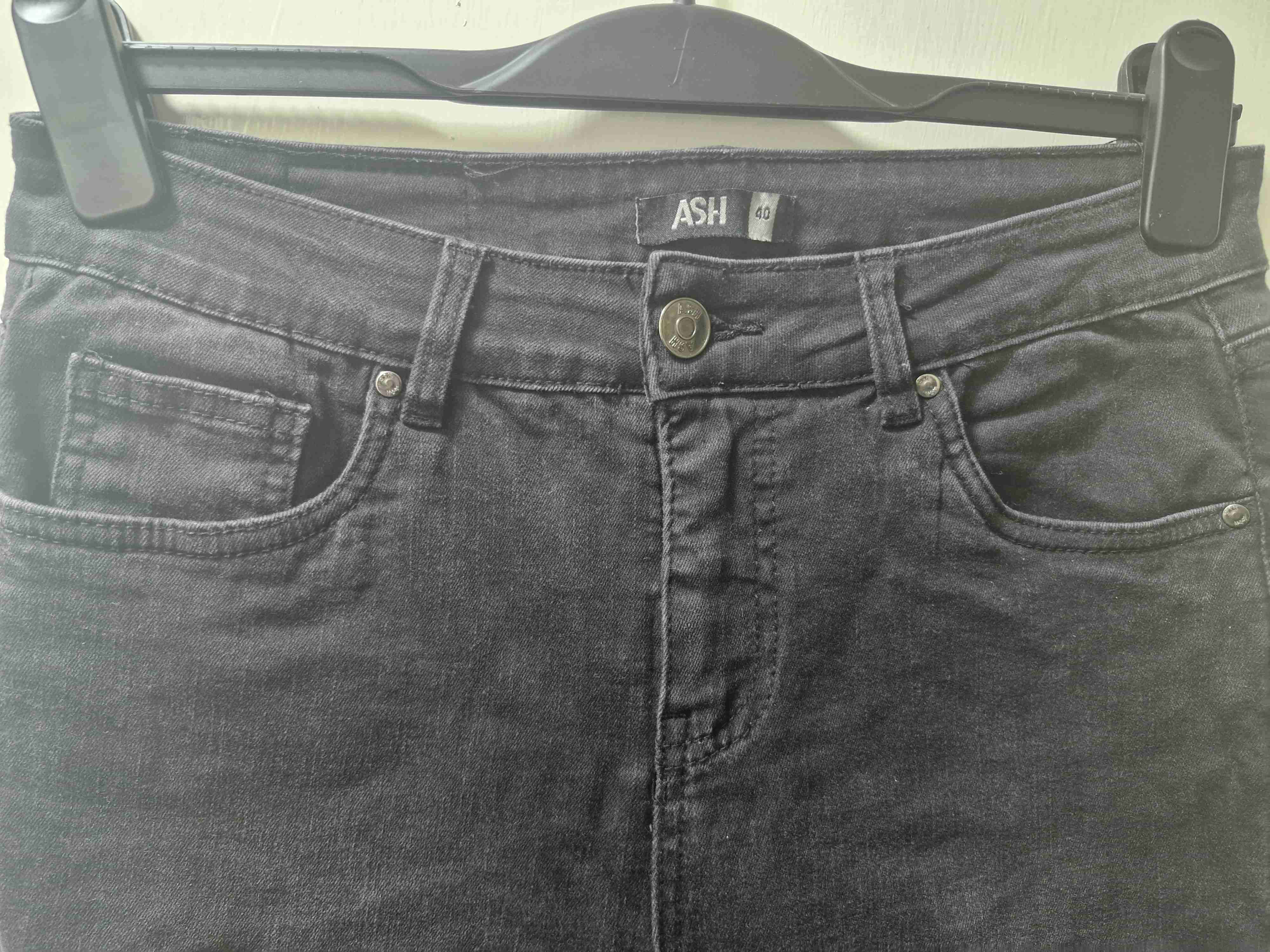 Jeans negros con tachas - miniatura 3