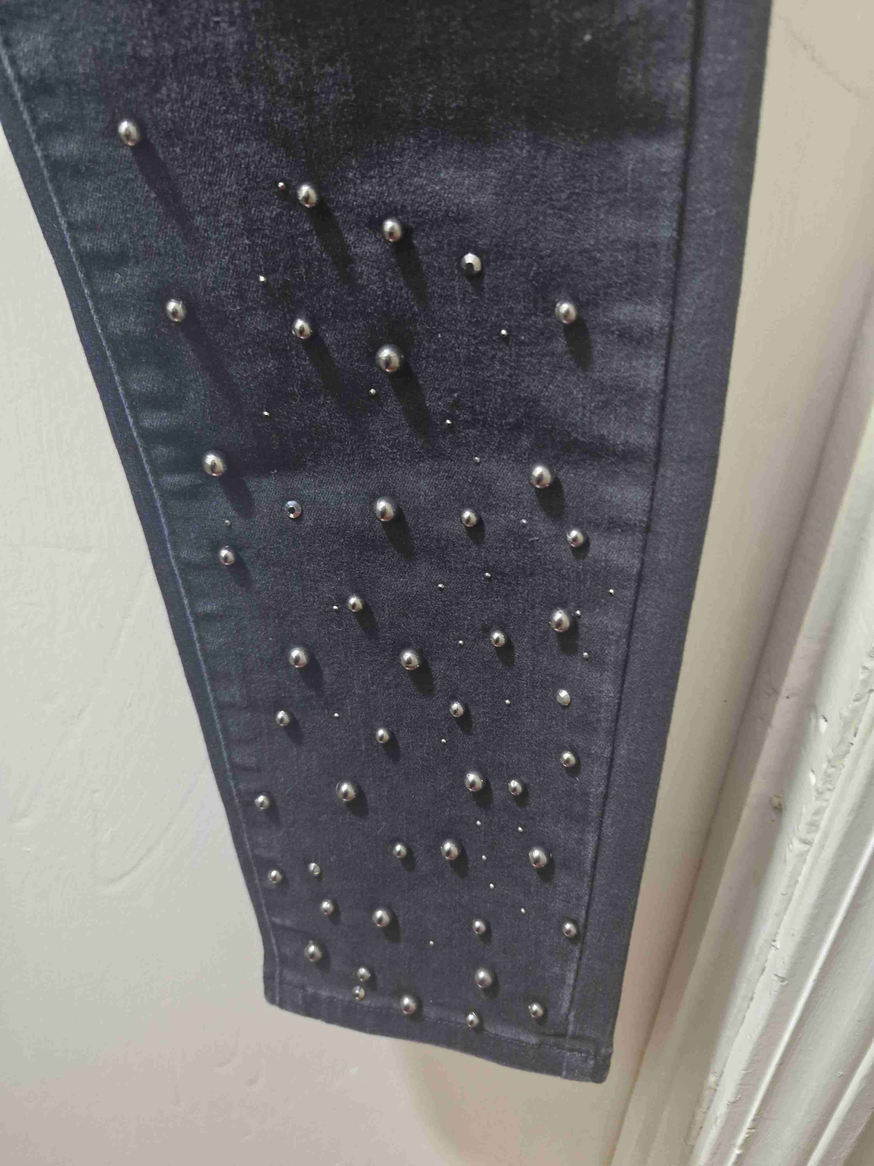 Jeans negros con tachas - miniatura 4