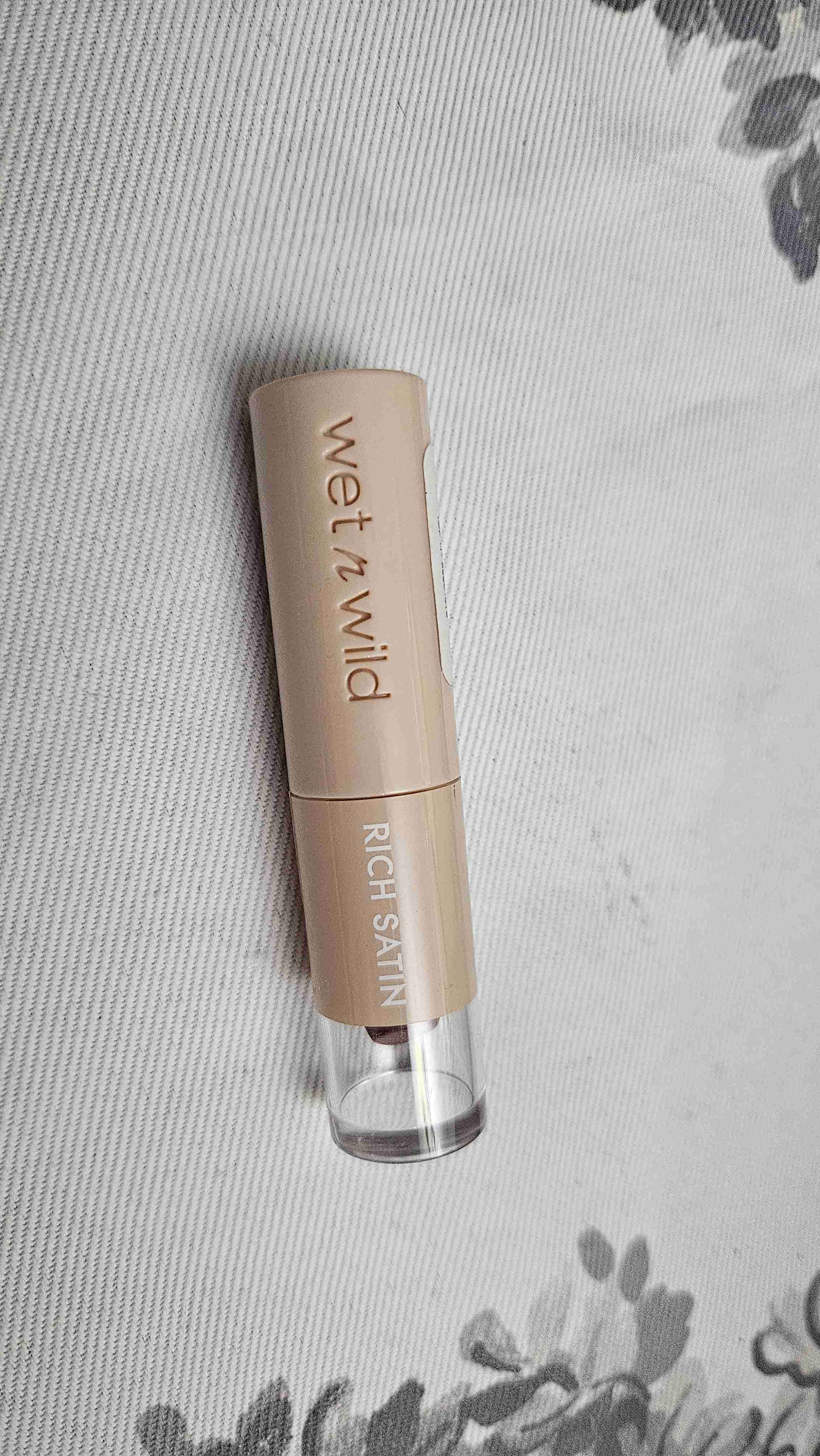 Labial Wet n Wild Satinado - miniatura 1