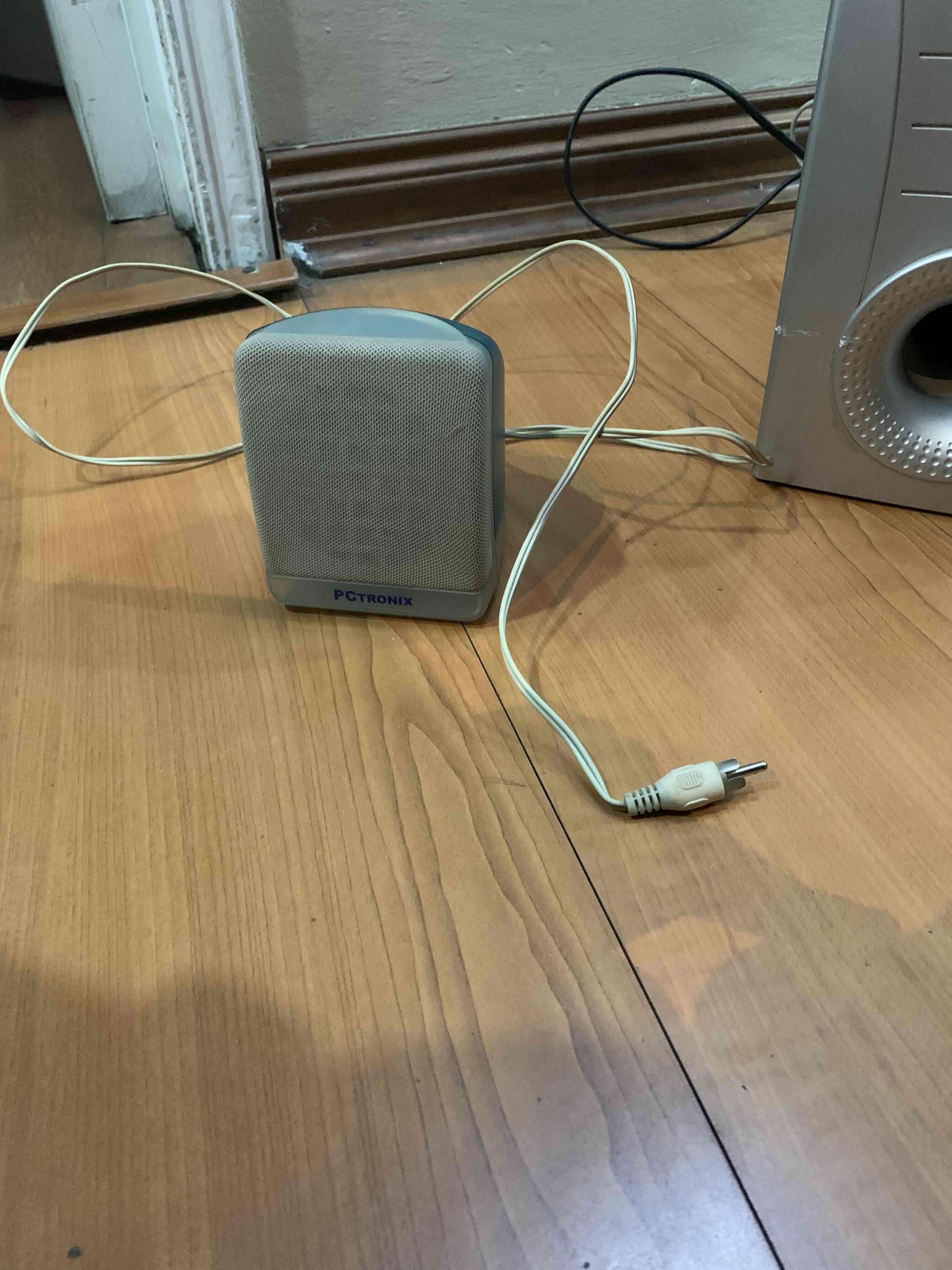 Sistema de parlantes PCTronix - miniatura 4