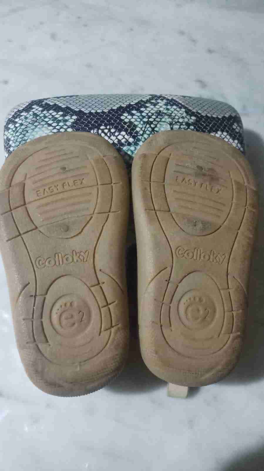 Zapatos bebé colloky beige con flores - miniatura 3