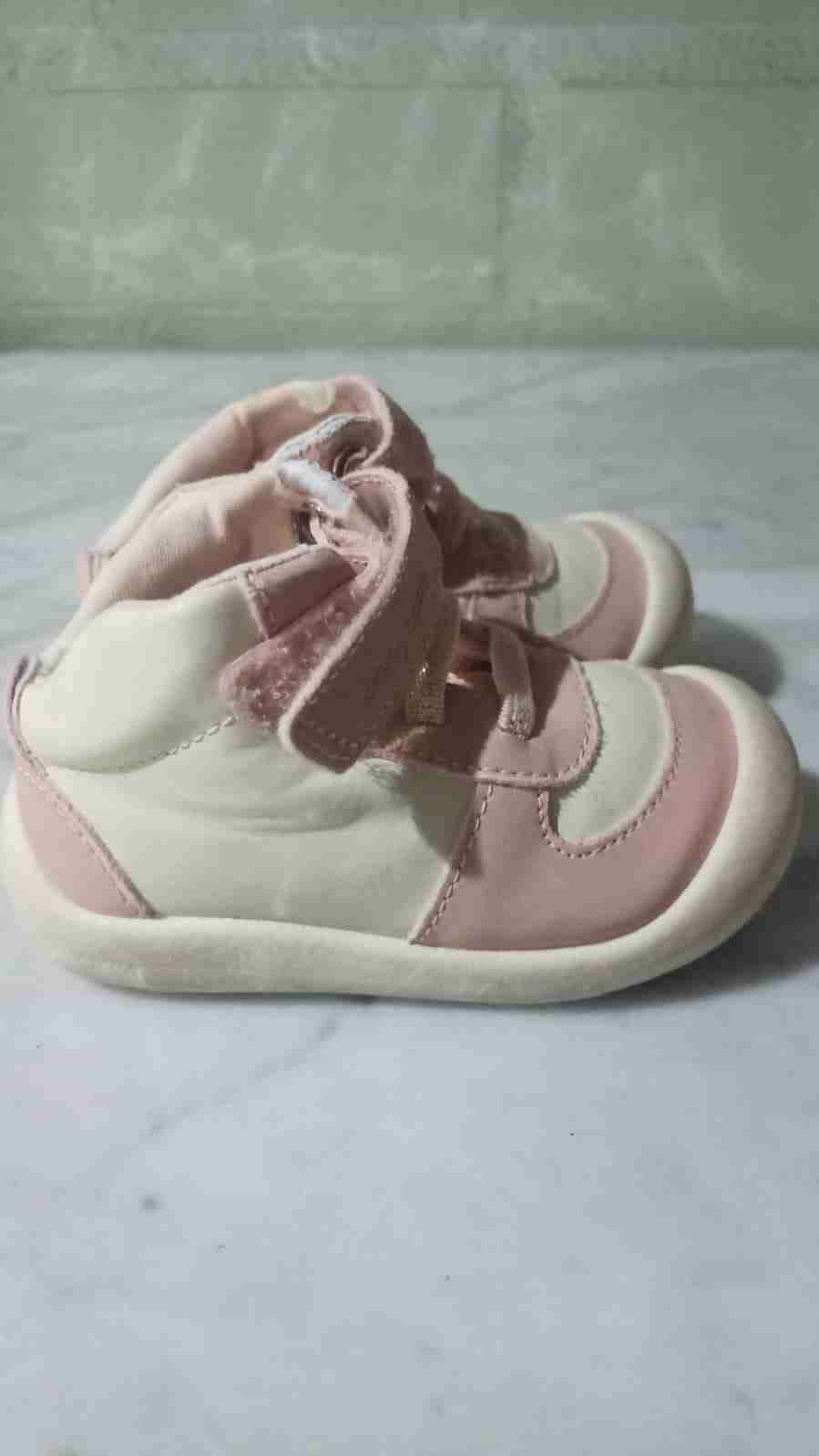 Zapatillas bebé rosa y blanco - miniatura 1