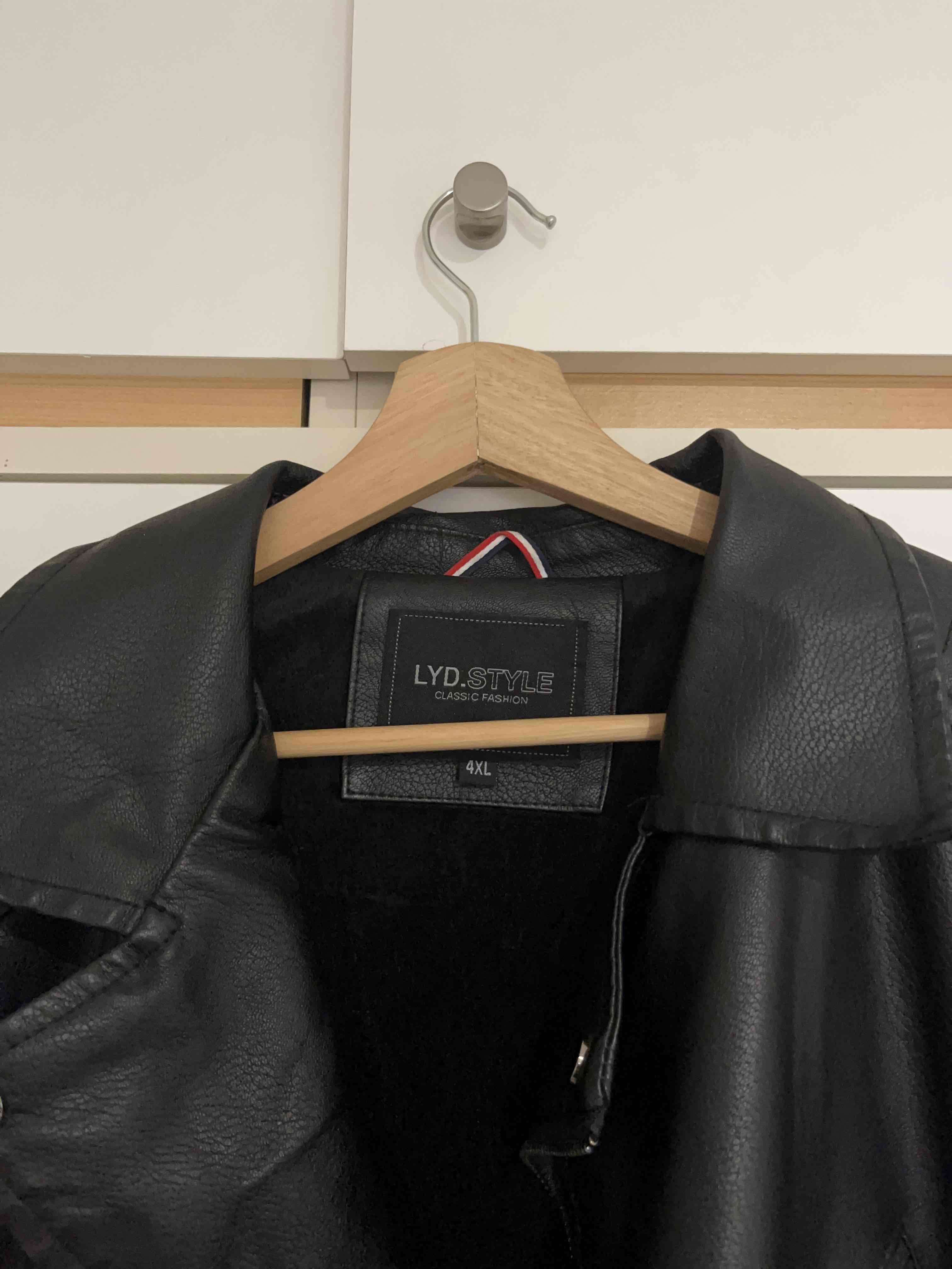 Chaqueta cuero negra estilo biker - miniatura 2