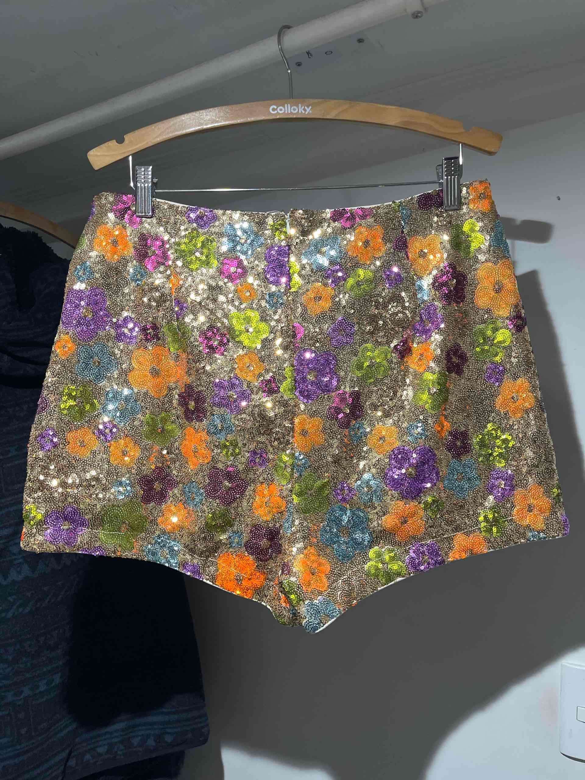 Shorts con lentejuelas florales - miniatura 2
