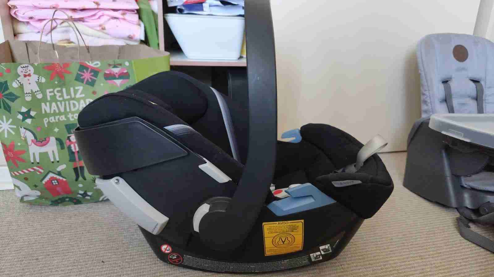 Silla de auto para bebé negra - miniatura 2