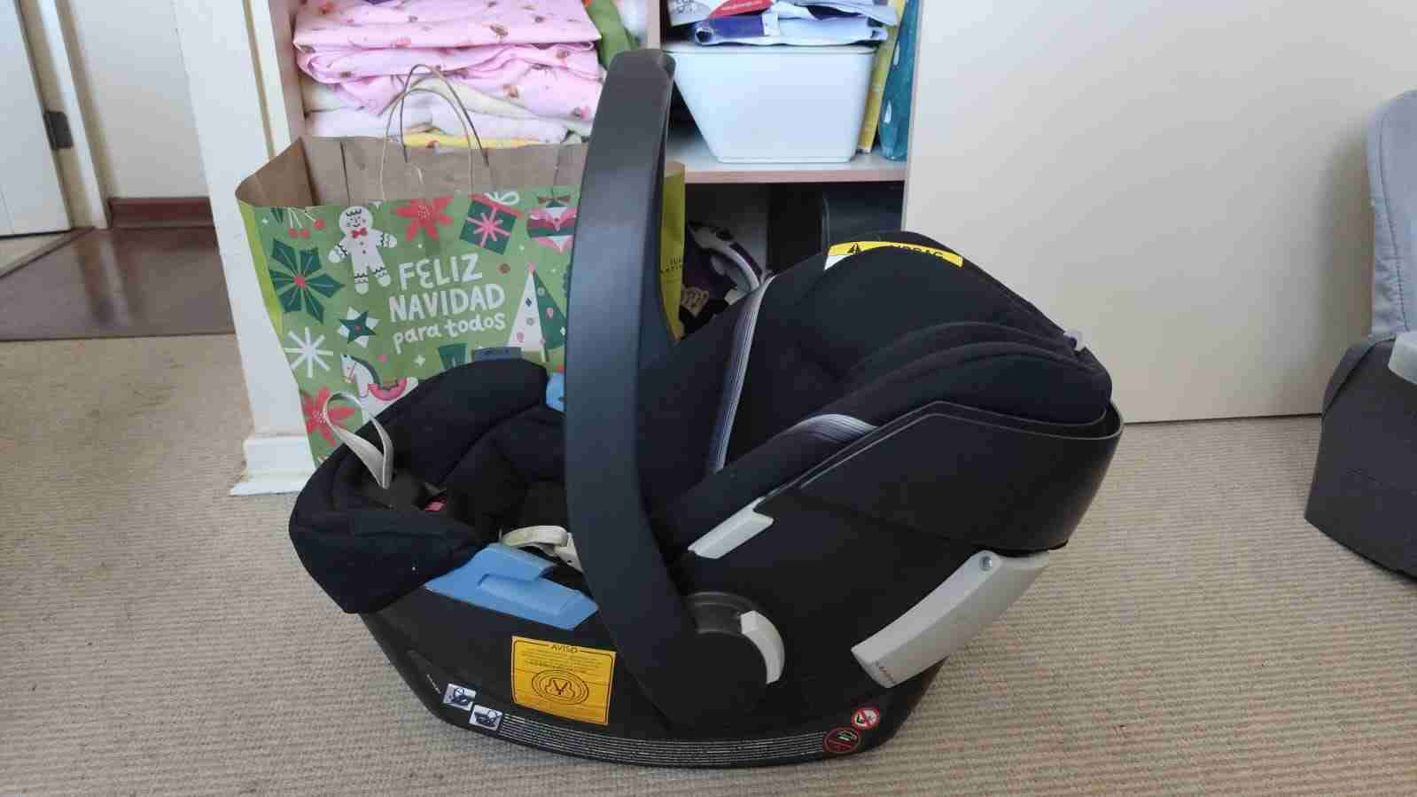 Silla de auto para bebé negra - miniatura 3