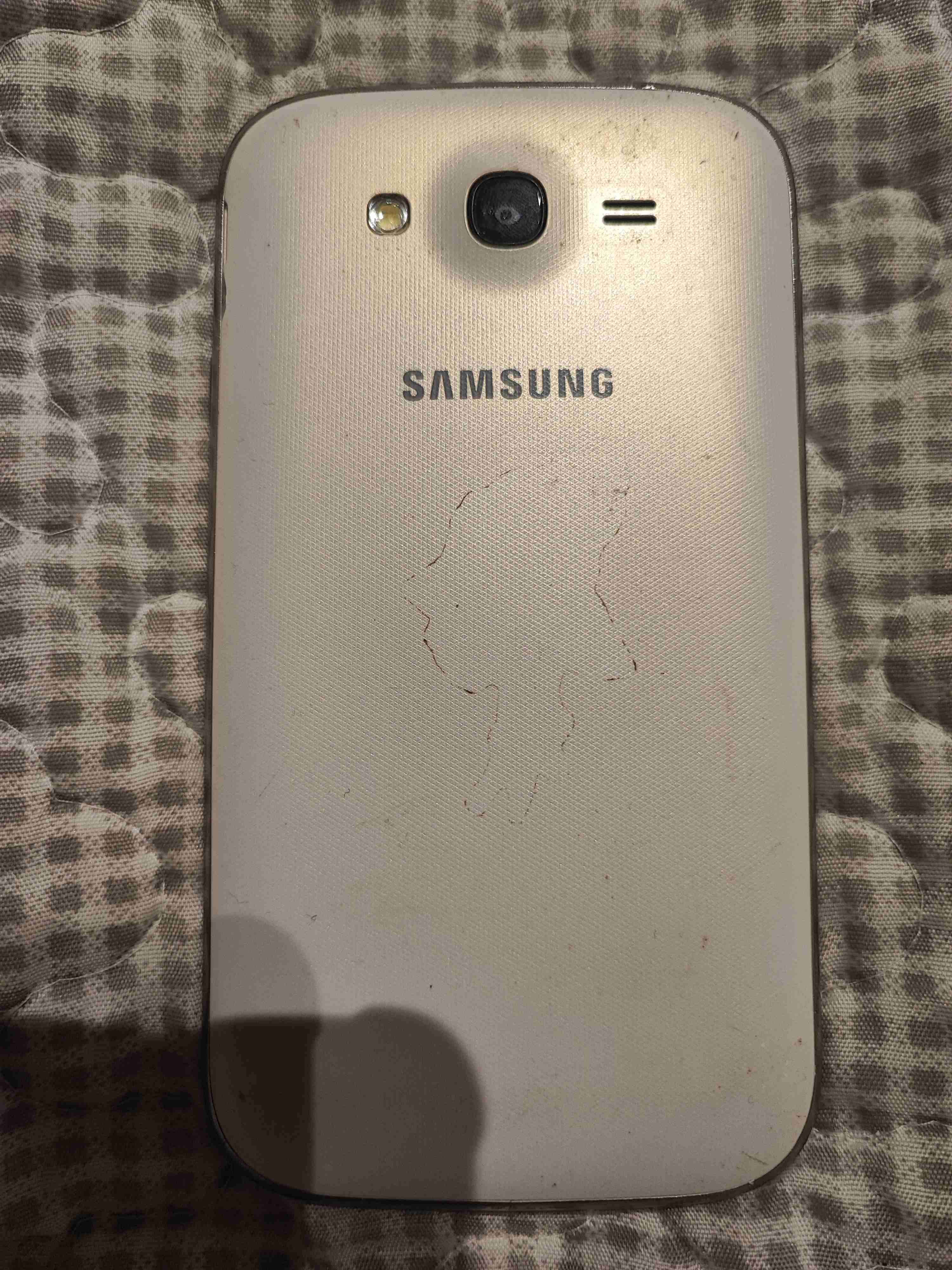 Teléfono Samsung blanco usado - miniatura 2