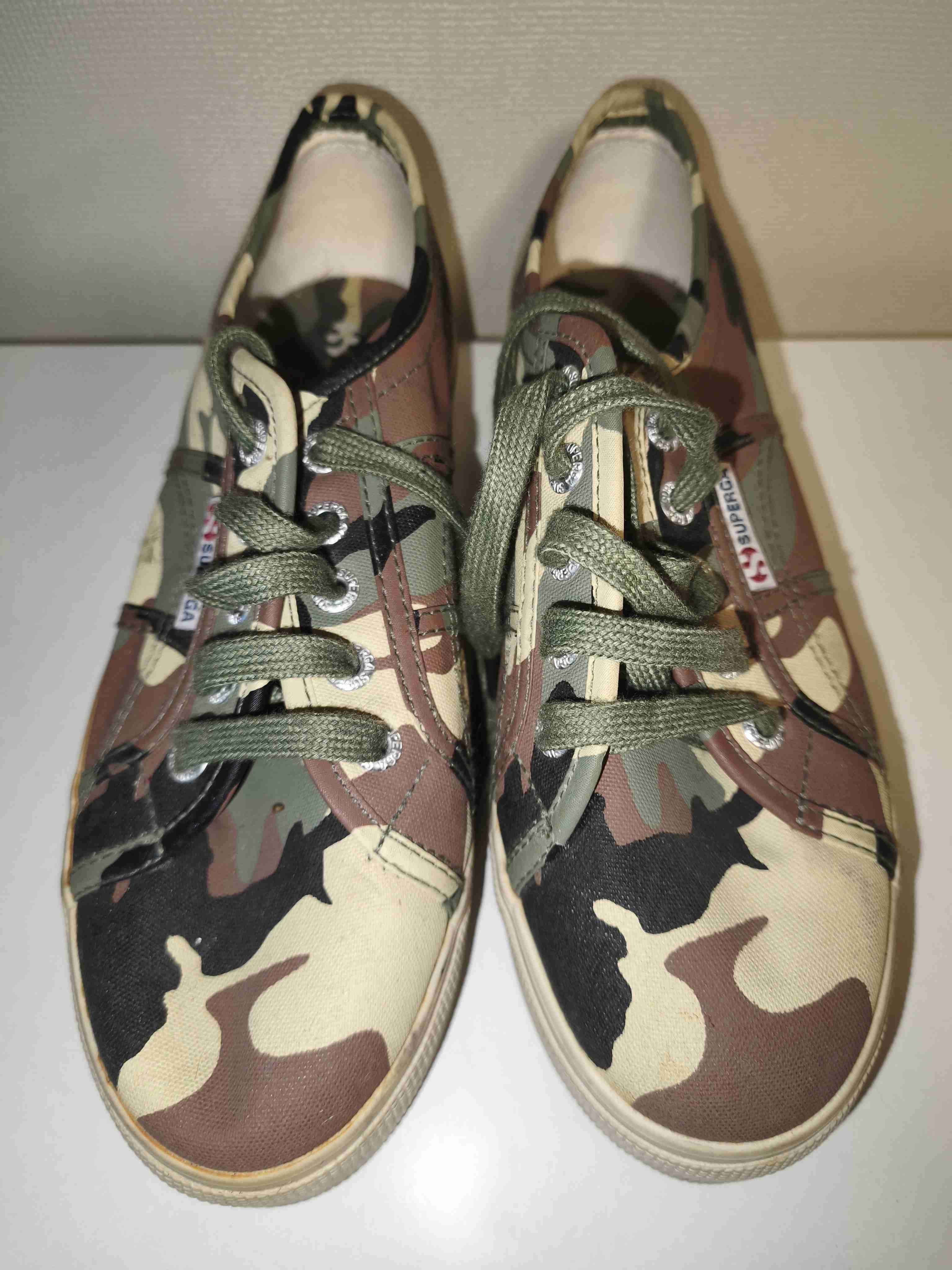 Zapatillas camufladas casuales