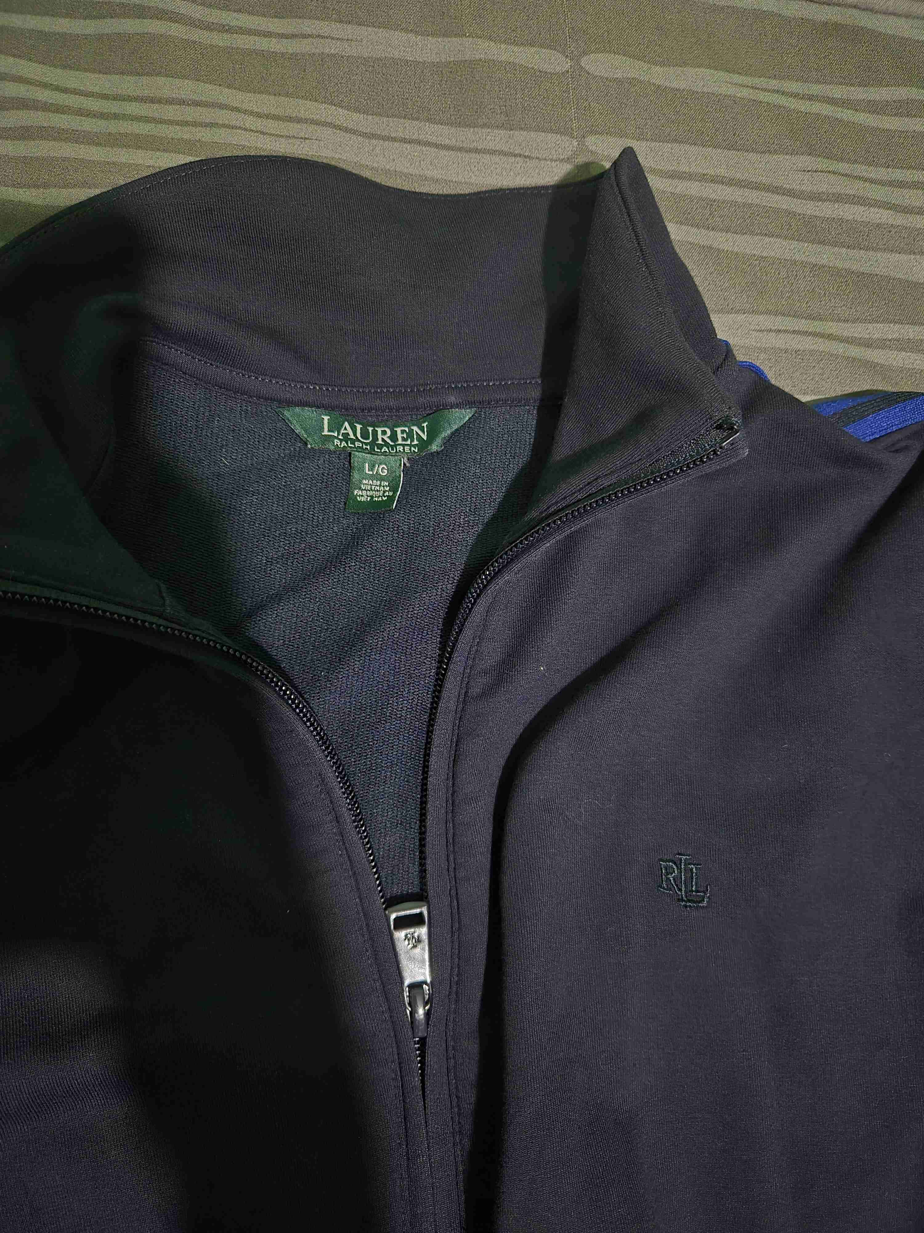 Poleron deportivo azul oscuro con líneas azules - miniatura 2