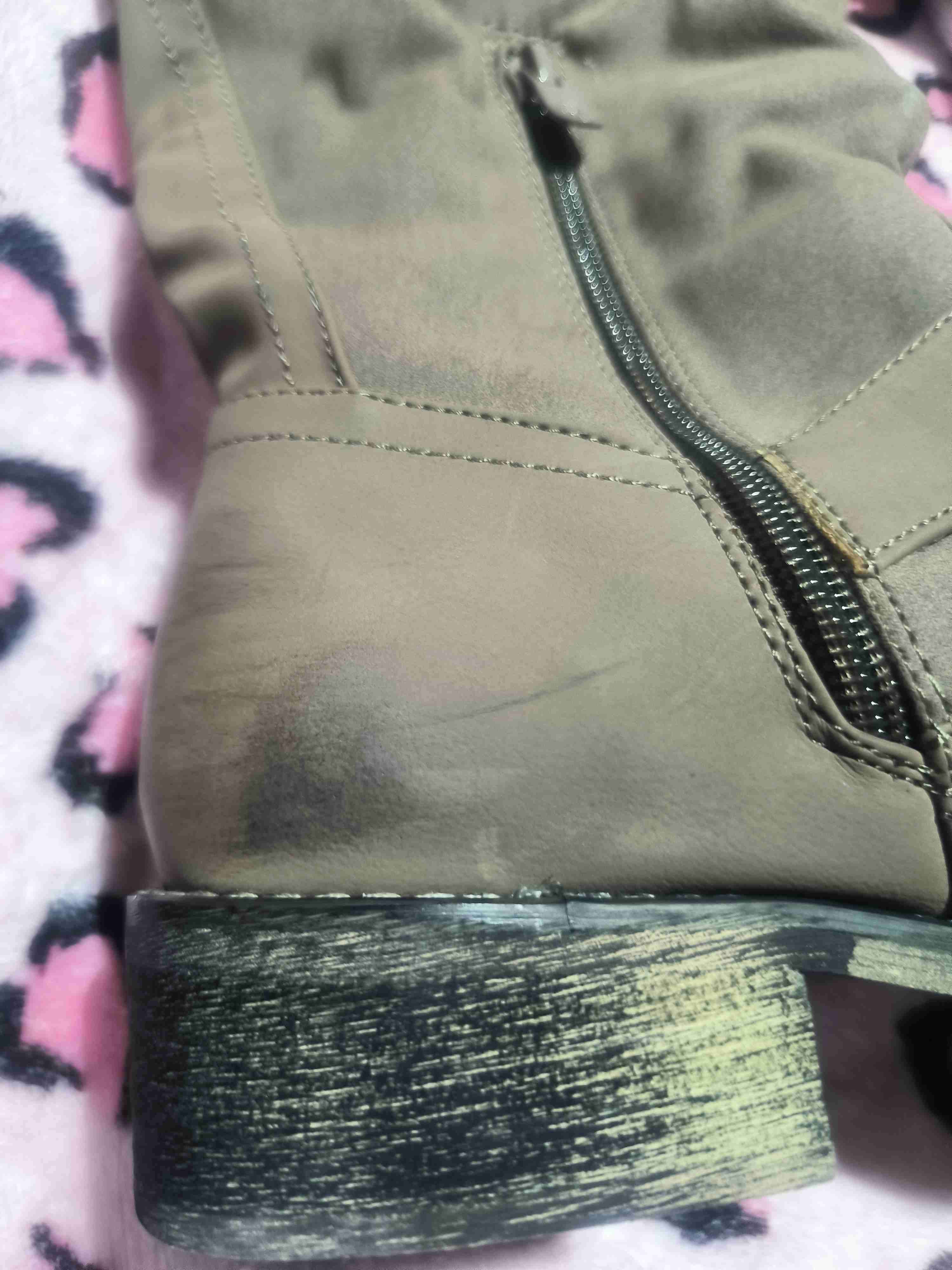 Botas con calavera brillante - miniatura 4