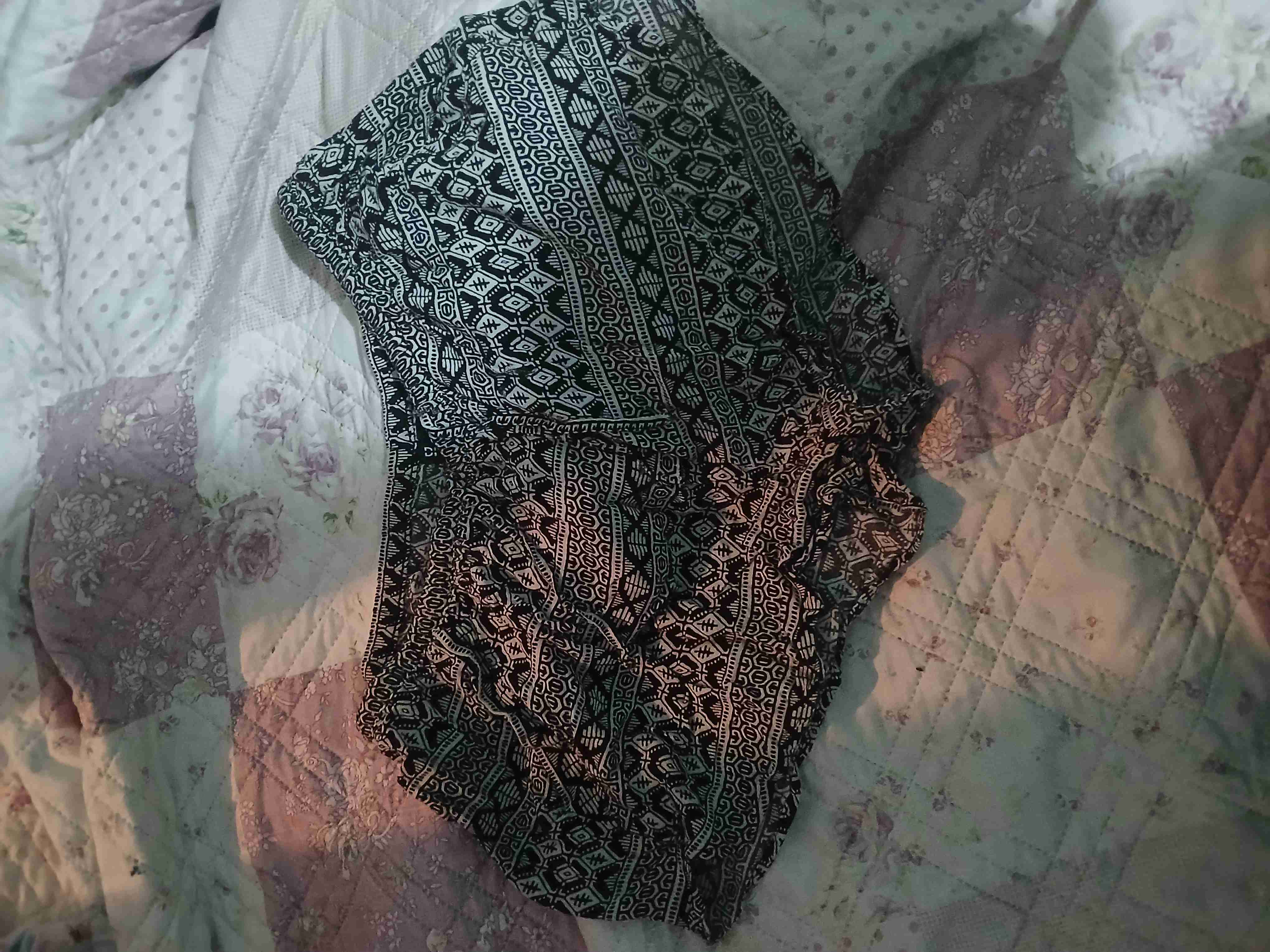 Shorts estampados en blanco y negro