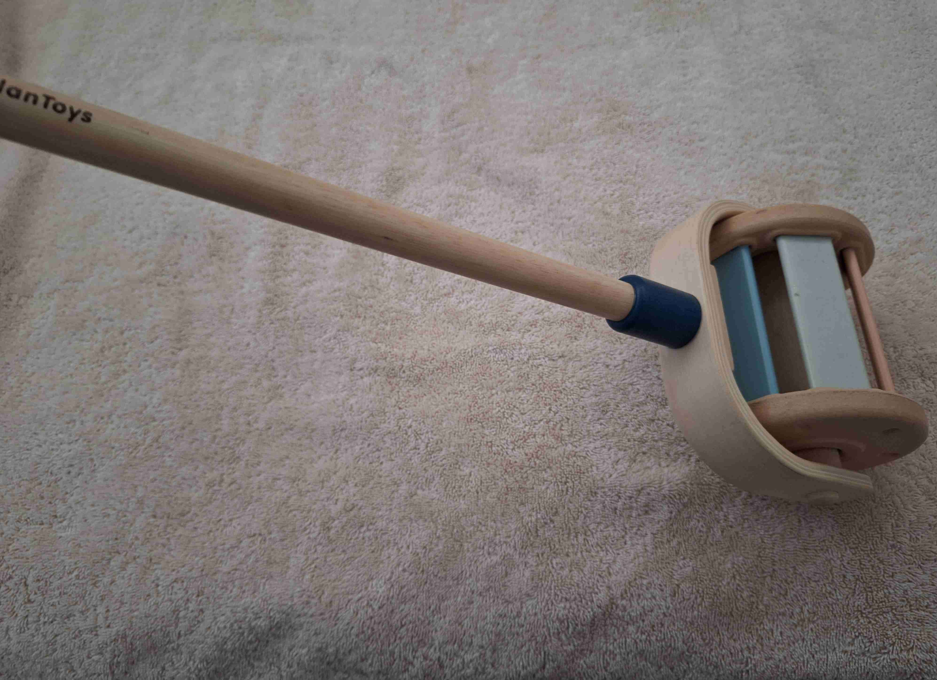 Rodillo de juguete de madera - miniatura 1