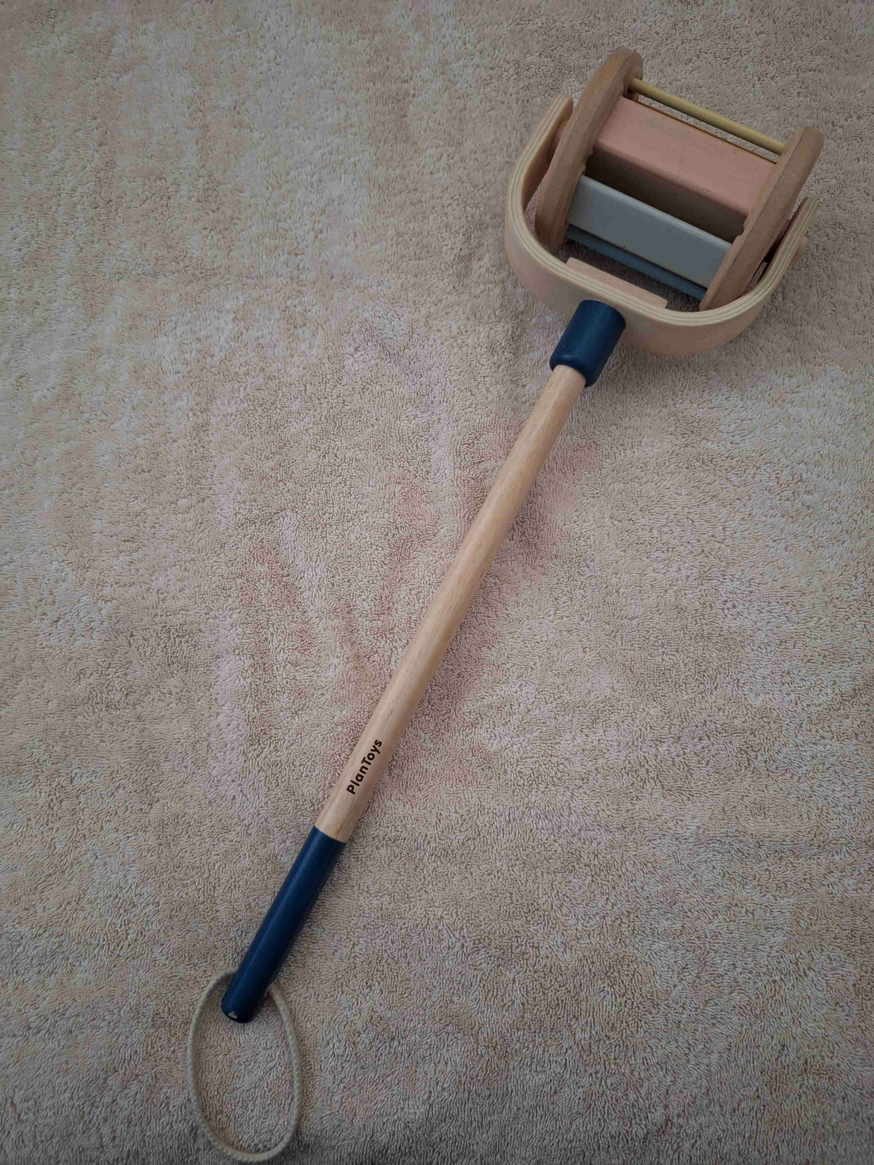 Rodillo de juguete de madera - miniatura 2