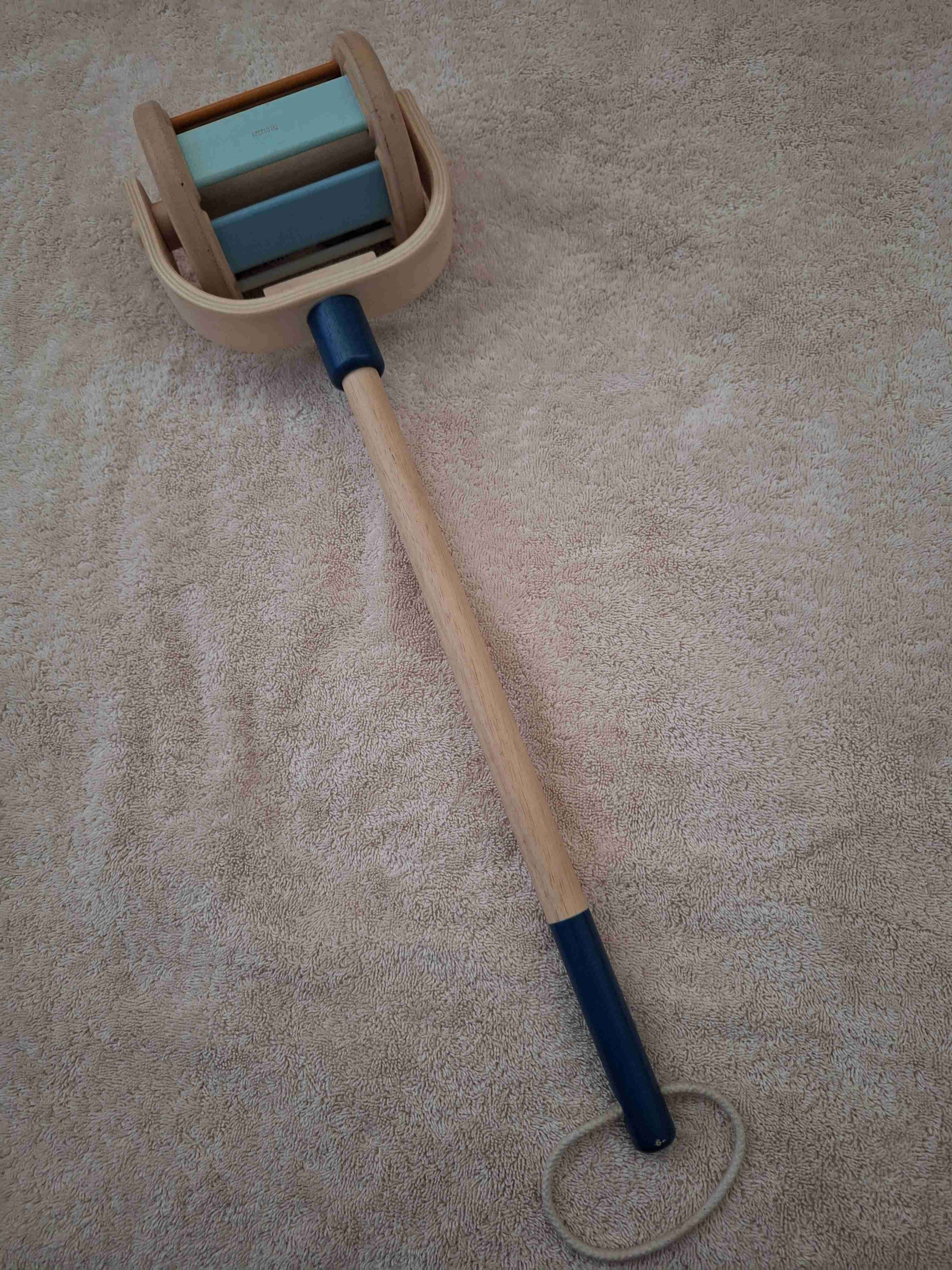 Rodillo de juguete de madera - miniatura 3