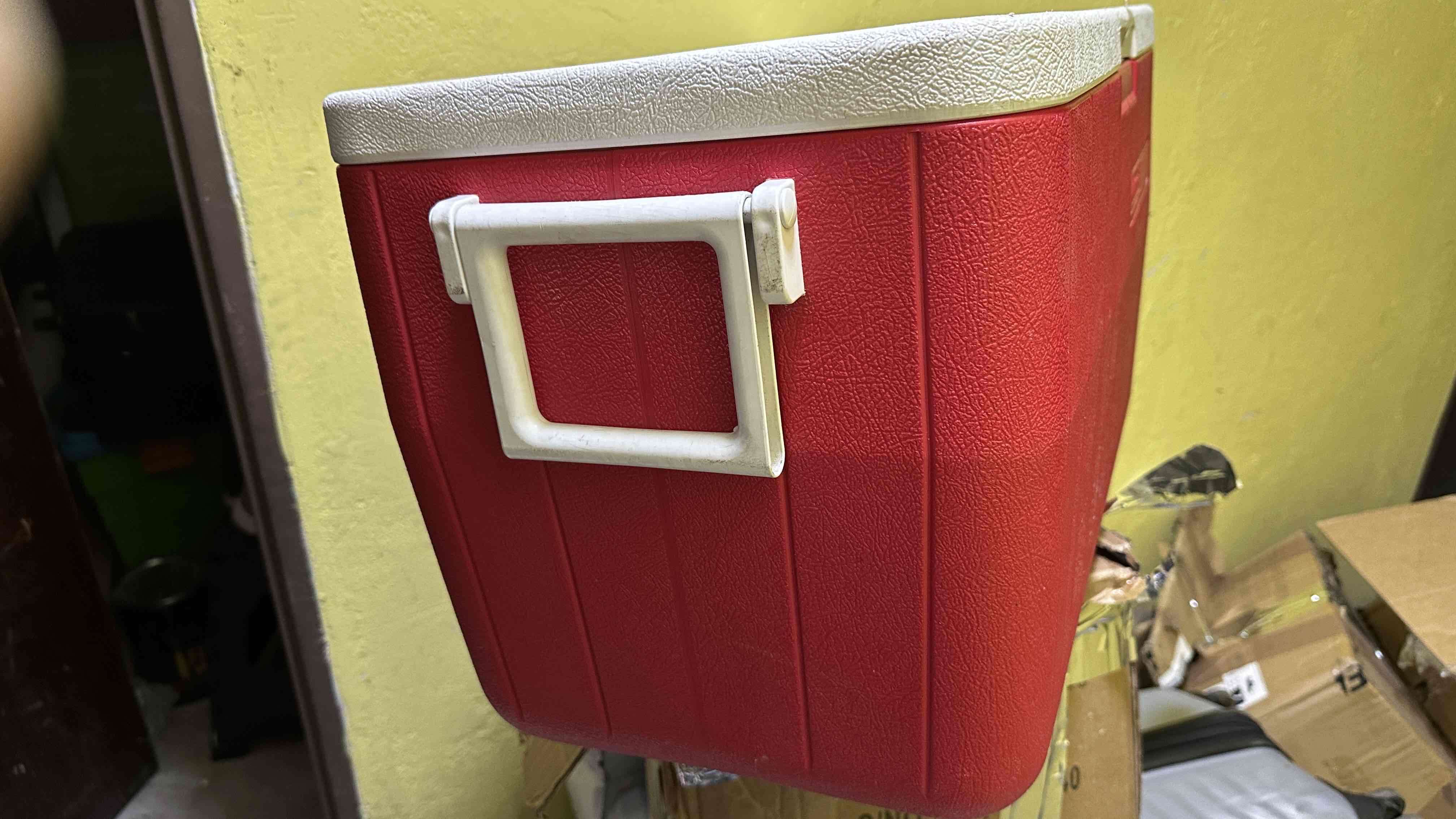 Cooler rojo Coleman de 45Lt - miniatura 5