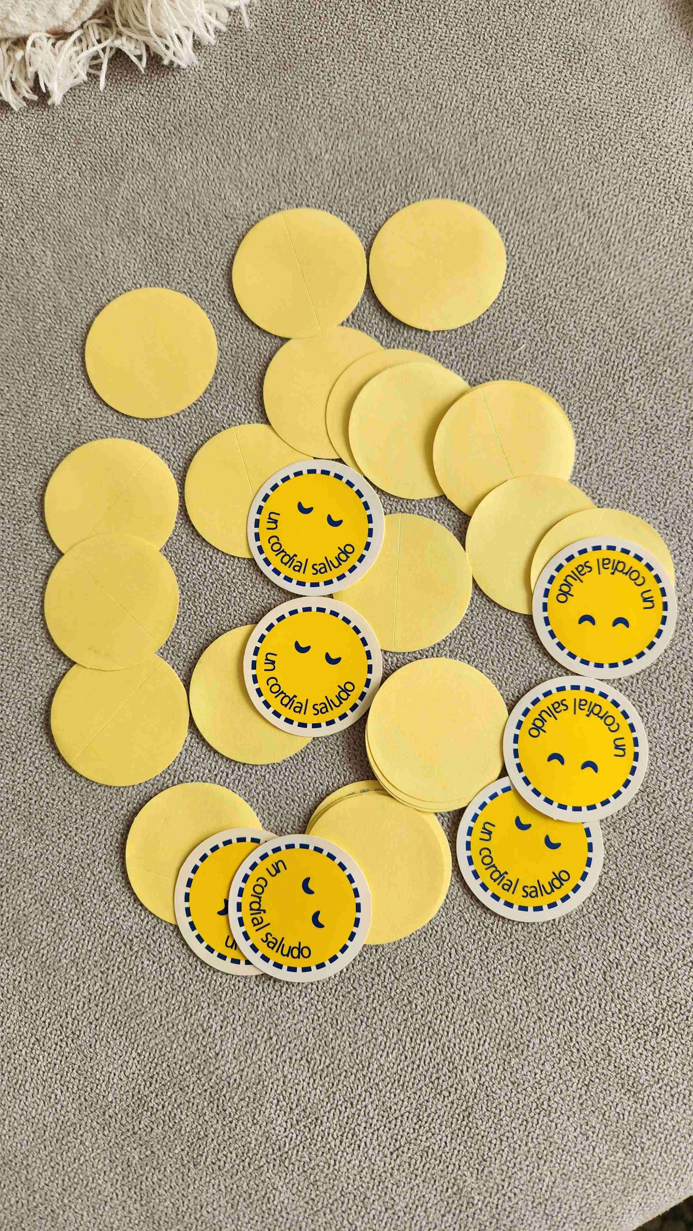 Stickers amarillos sonrientes años 90 - miniatura 2