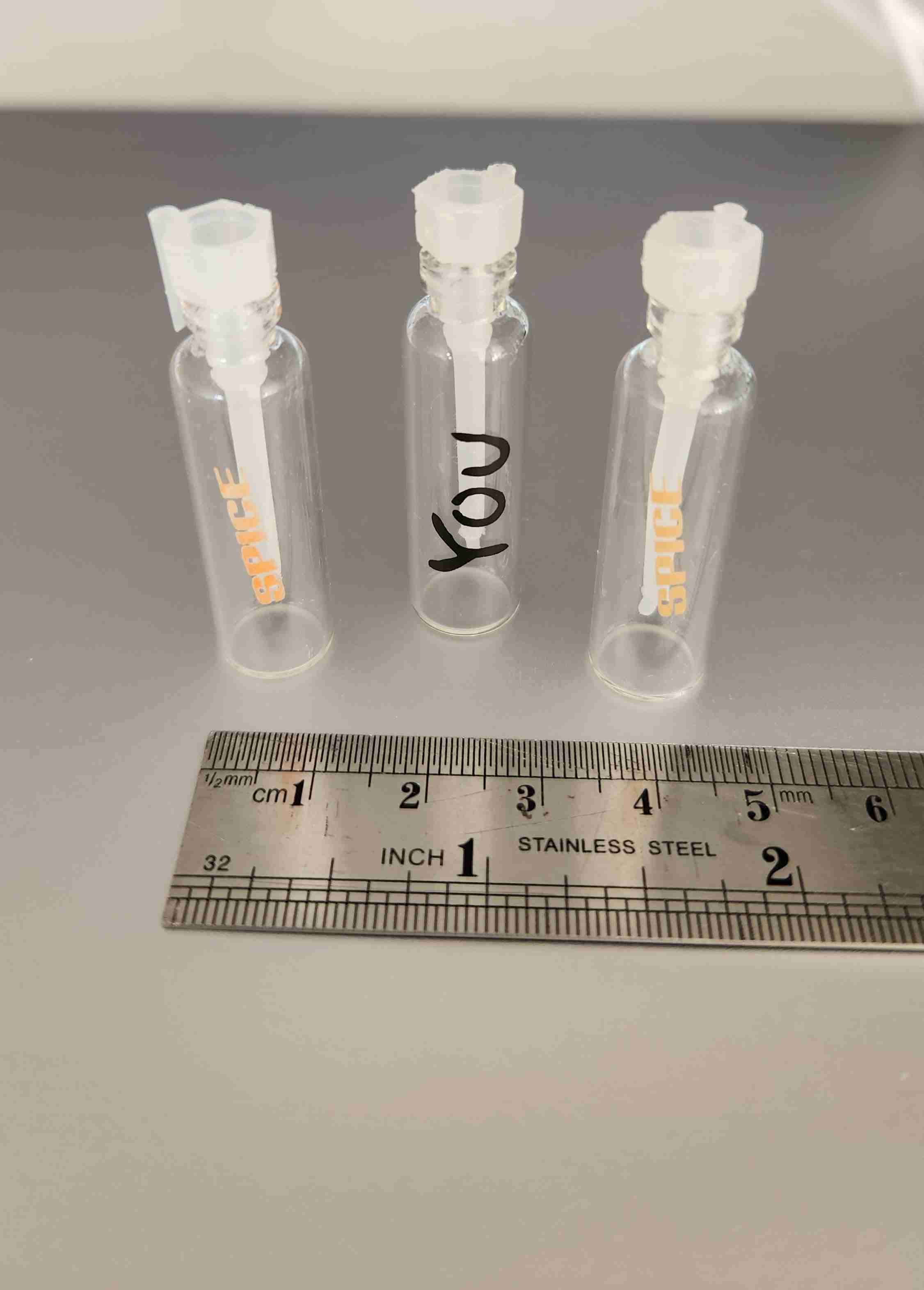 Mini frascos de vidrio vacíos años 90 Spice Girls - miniatura 1