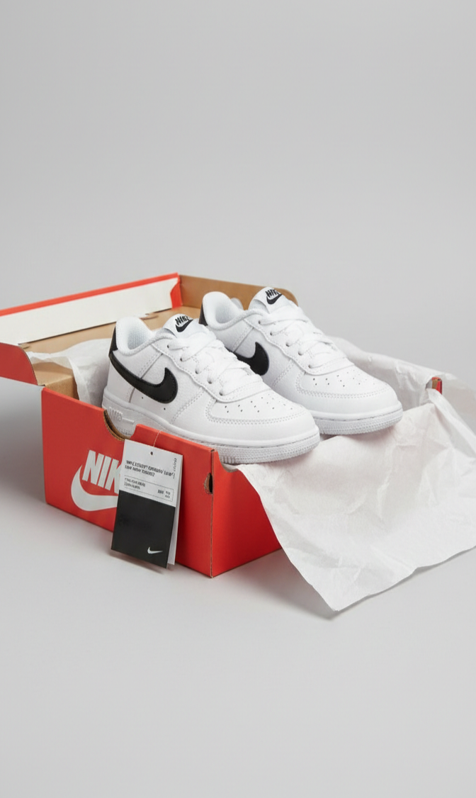 Zapatillas 👟 Nike 🏷️ blancas ⚪ y negras ⚫ - miniatura 1