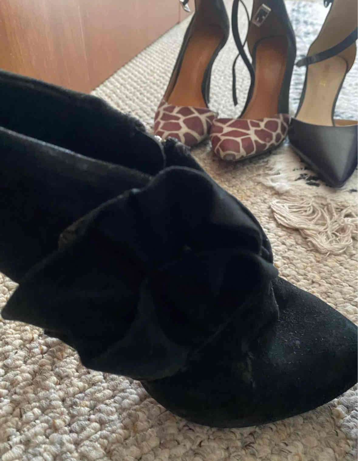 Botines negros con cremallera - miniatura 2