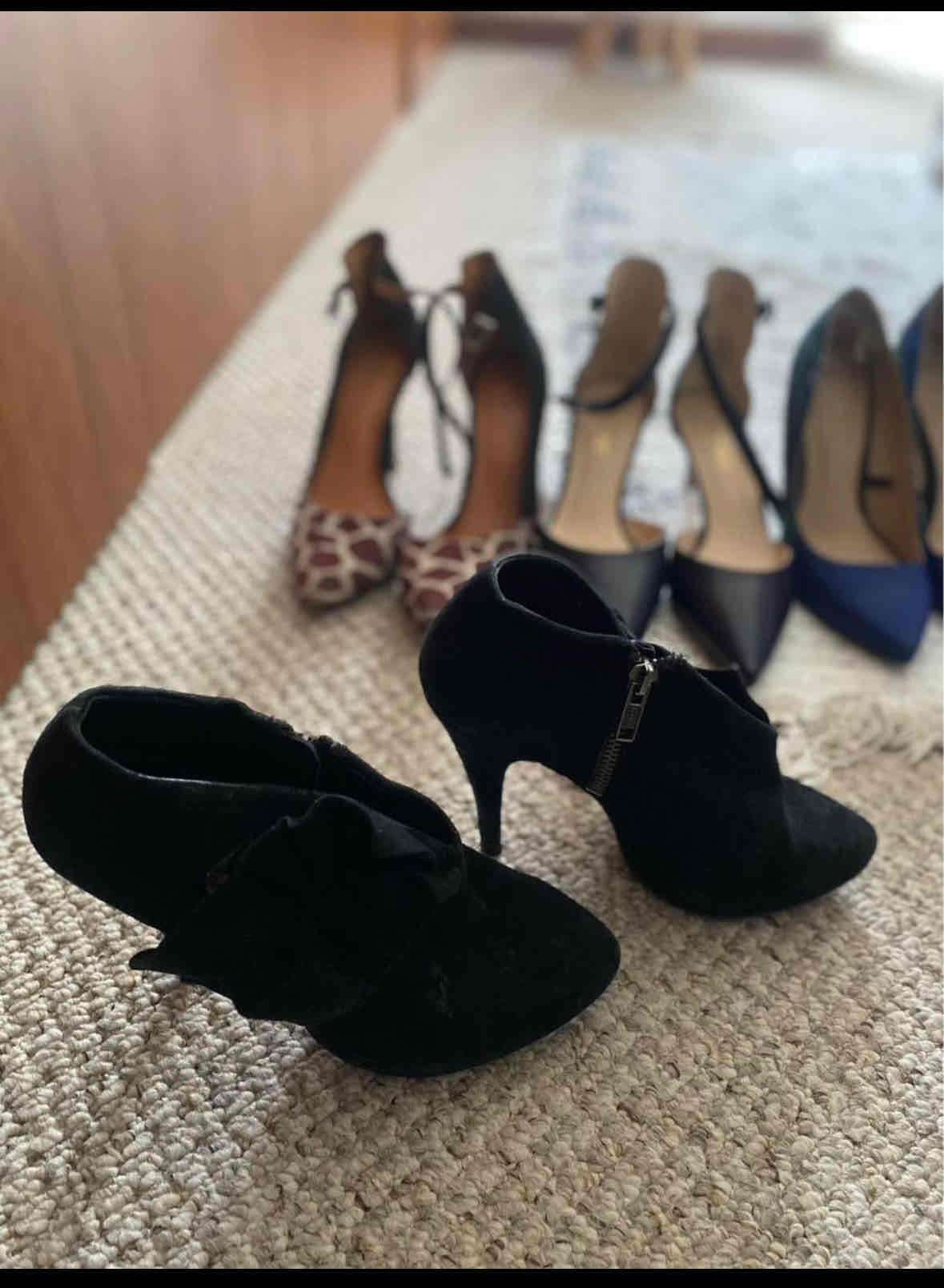 Botines negros con cremallera - miniatura 3