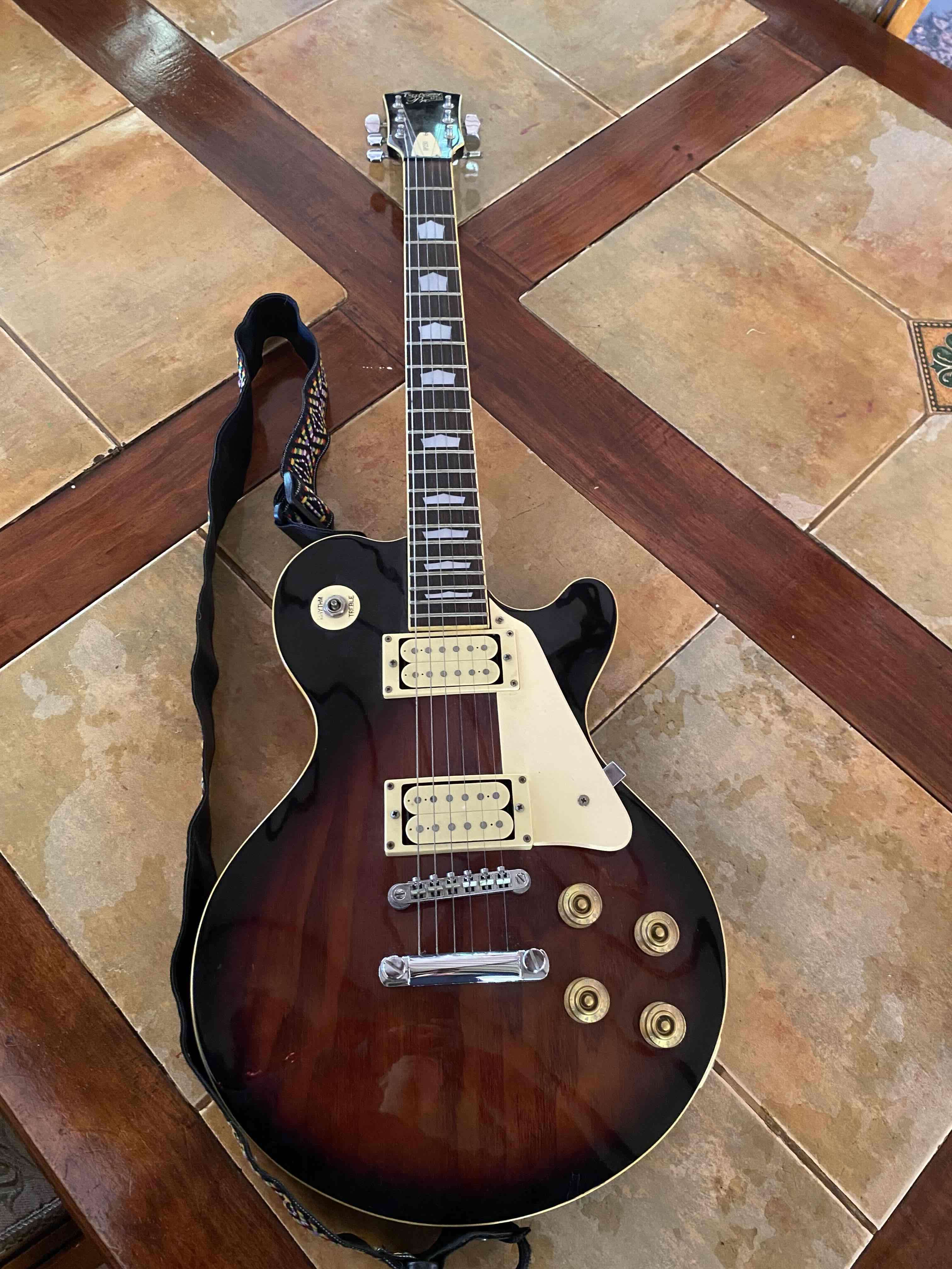 Guitarra eléctrica estilo Les Paul - miniatura 1