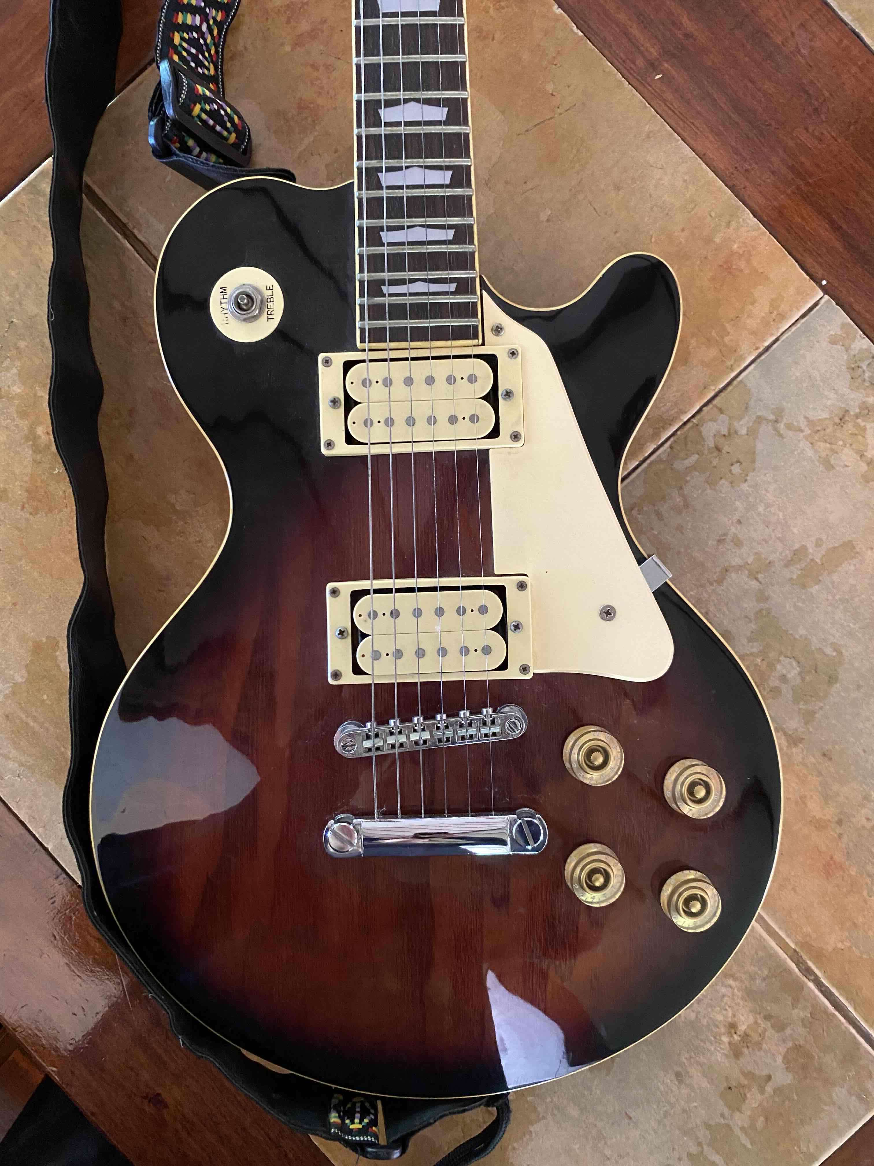 Guitarra eléctrica estilo Les Paul - miniatura 2