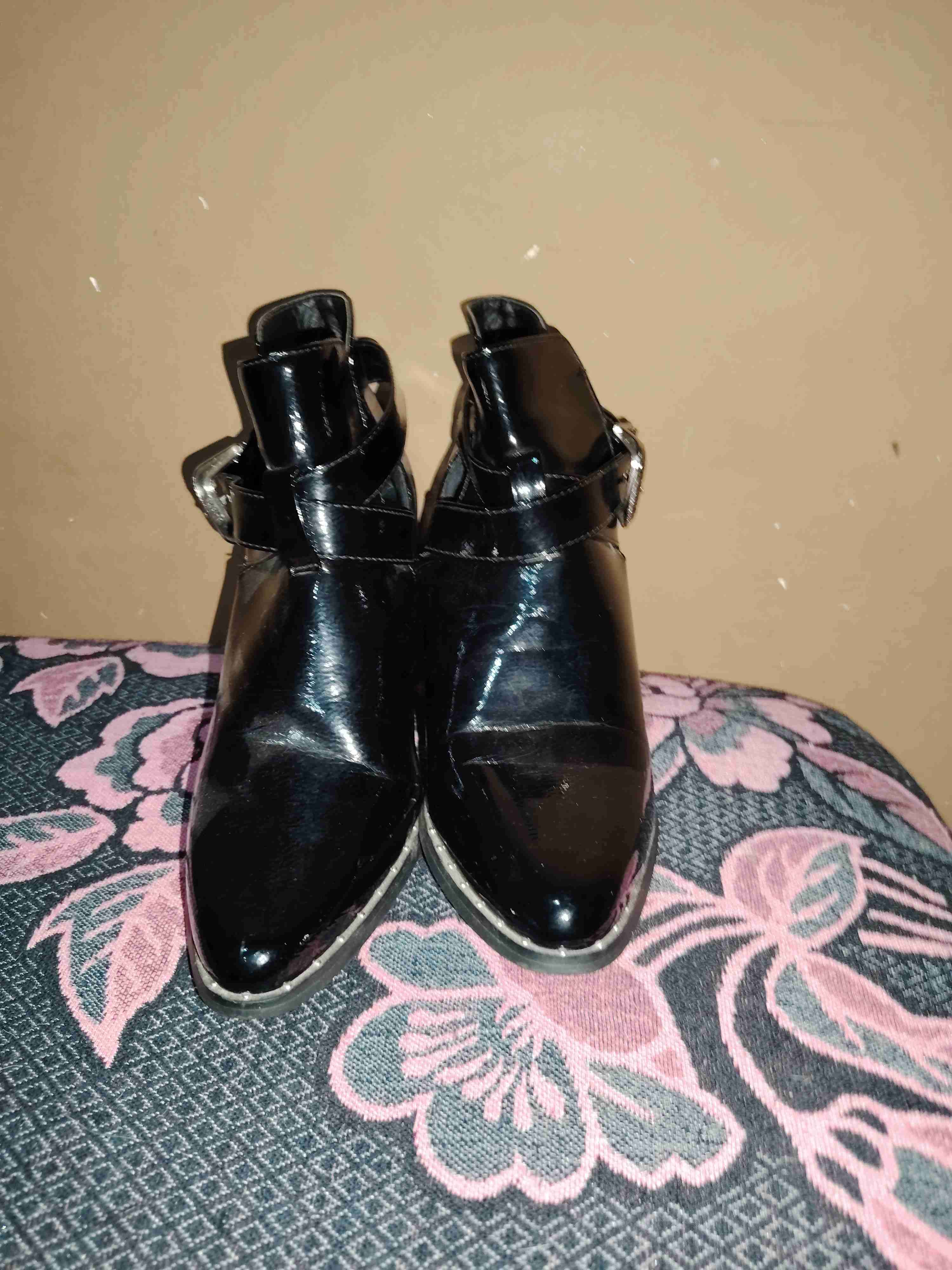 Botines negros de charol - 1