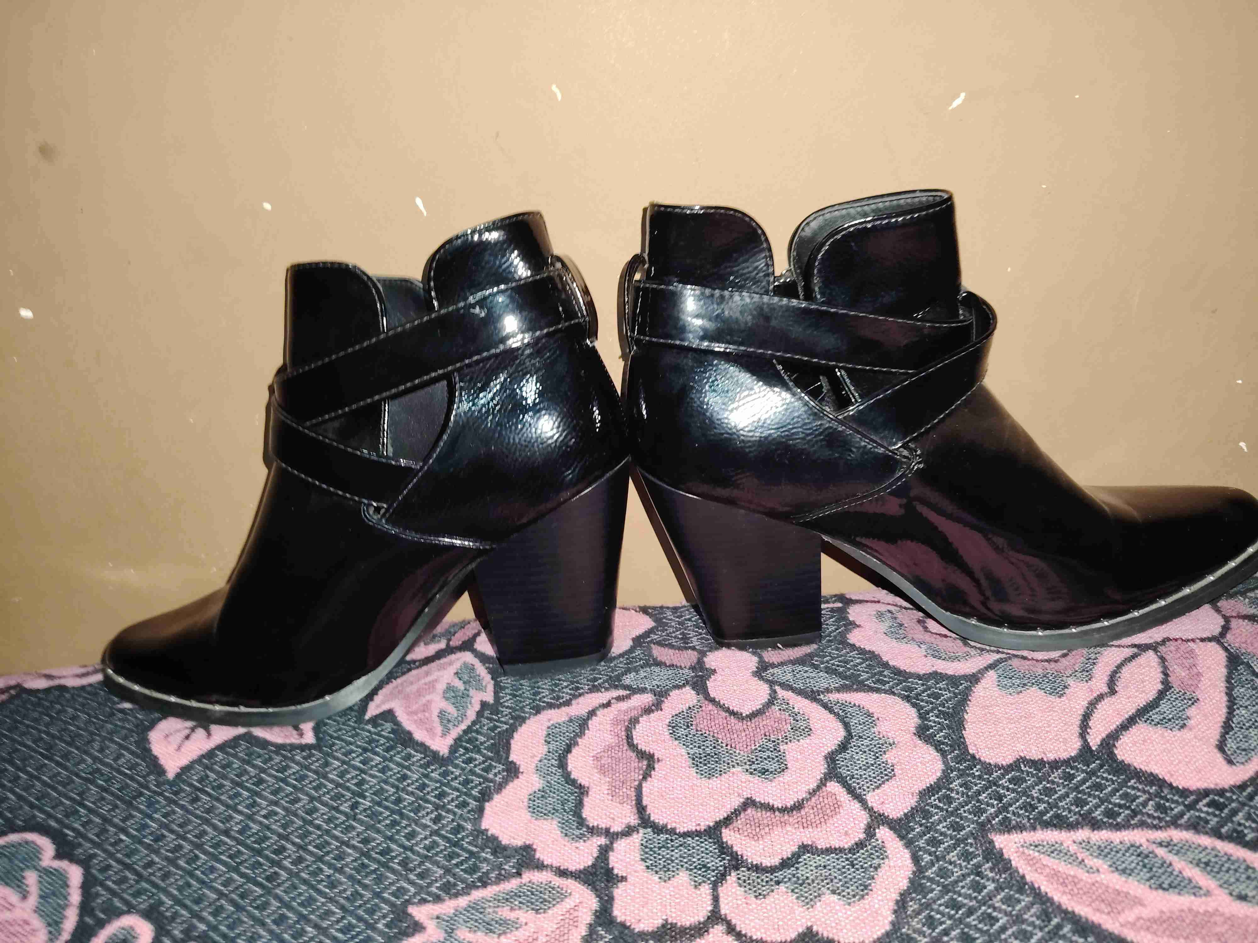 Botines negros de charol - 3