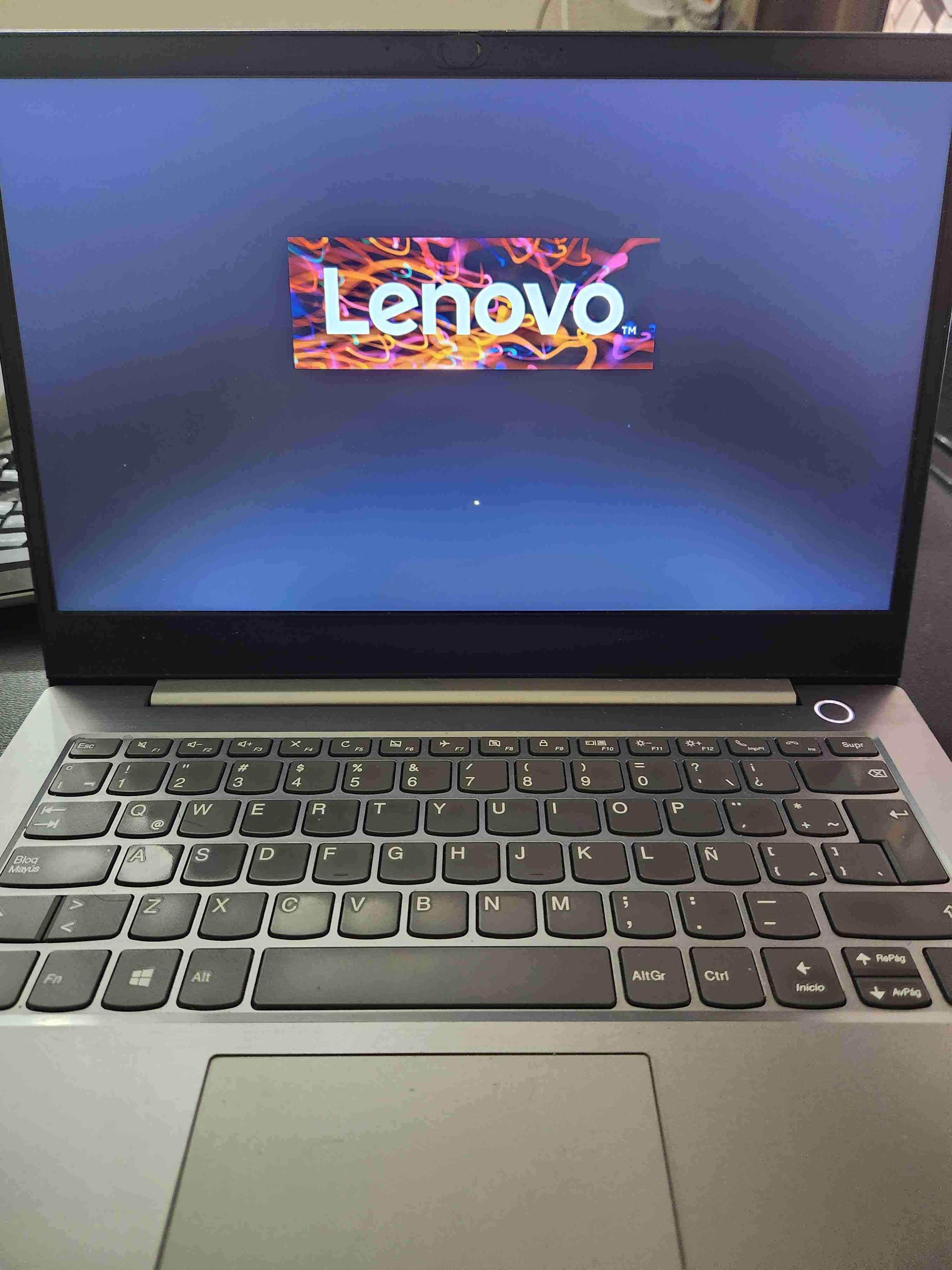Notebook Lenovo en buen estado - miniatura 1