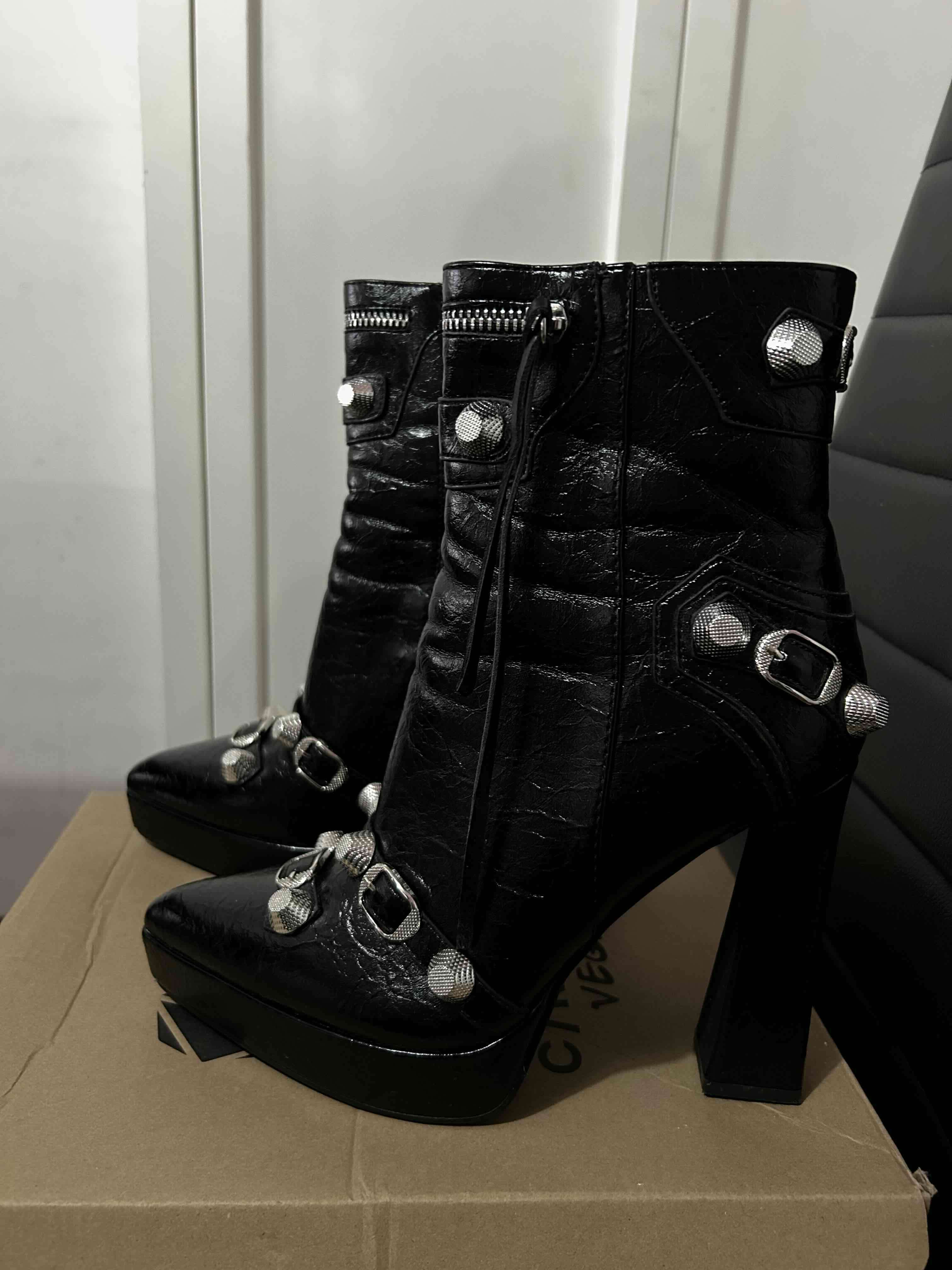 Botines negros con tachas cmoran - 3