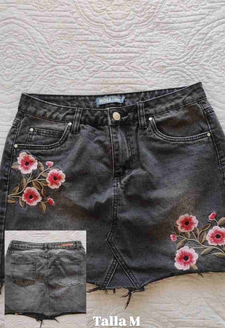 Sweater burdeos y falda denim - miniatura 2