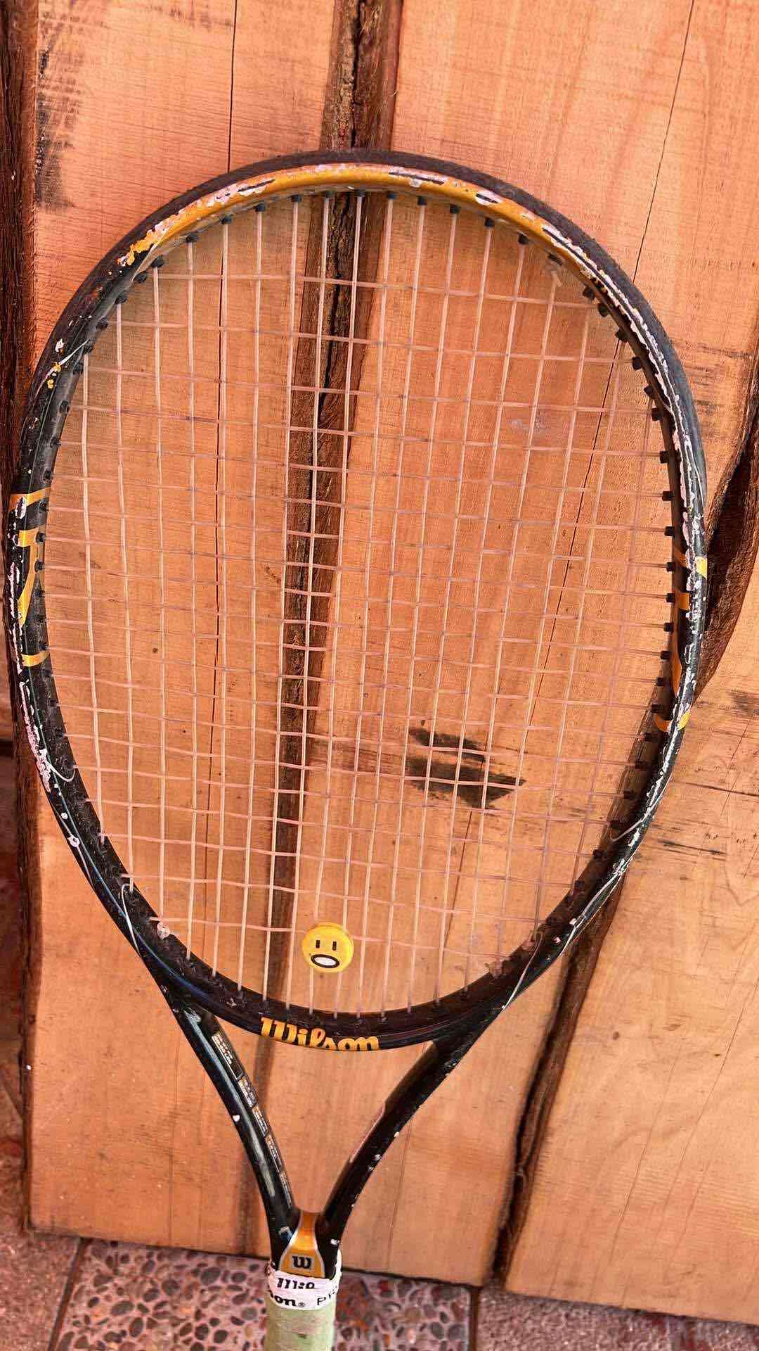 Raqueta de tenis Wilson usada - miniatura 2