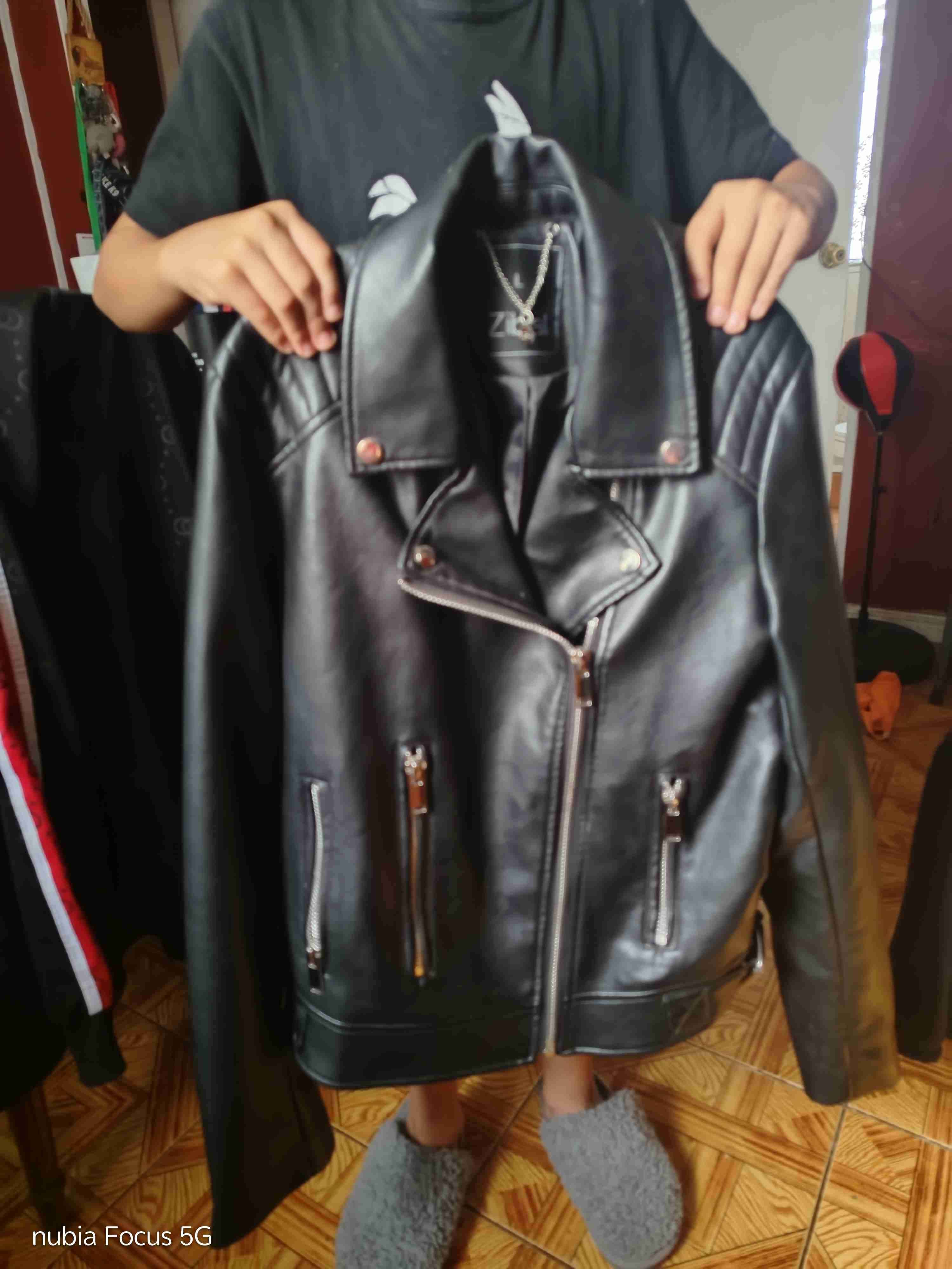 Chaqueta de cuero negra - miniatura 1