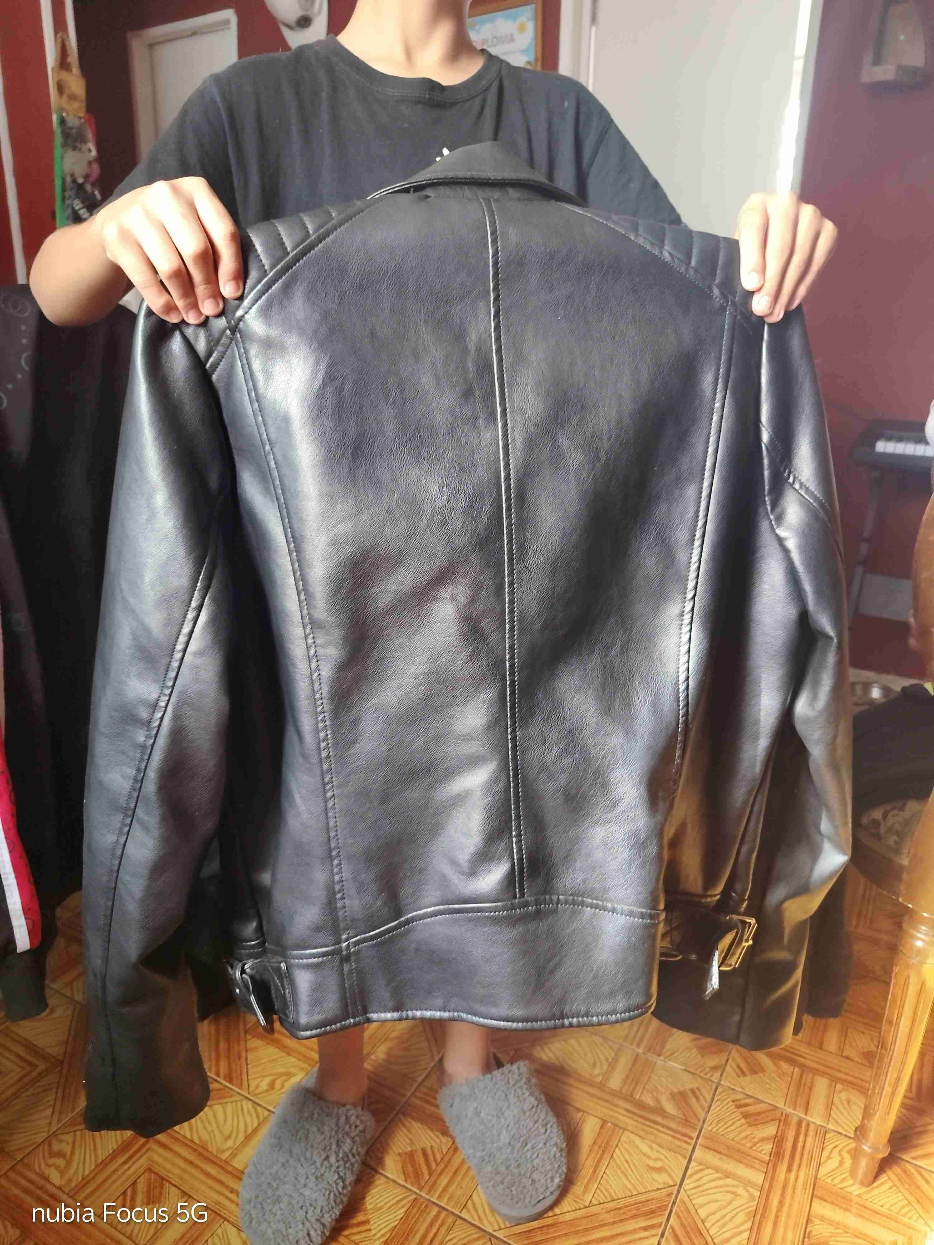 Chaqueta de cuero negra - miniatura 3