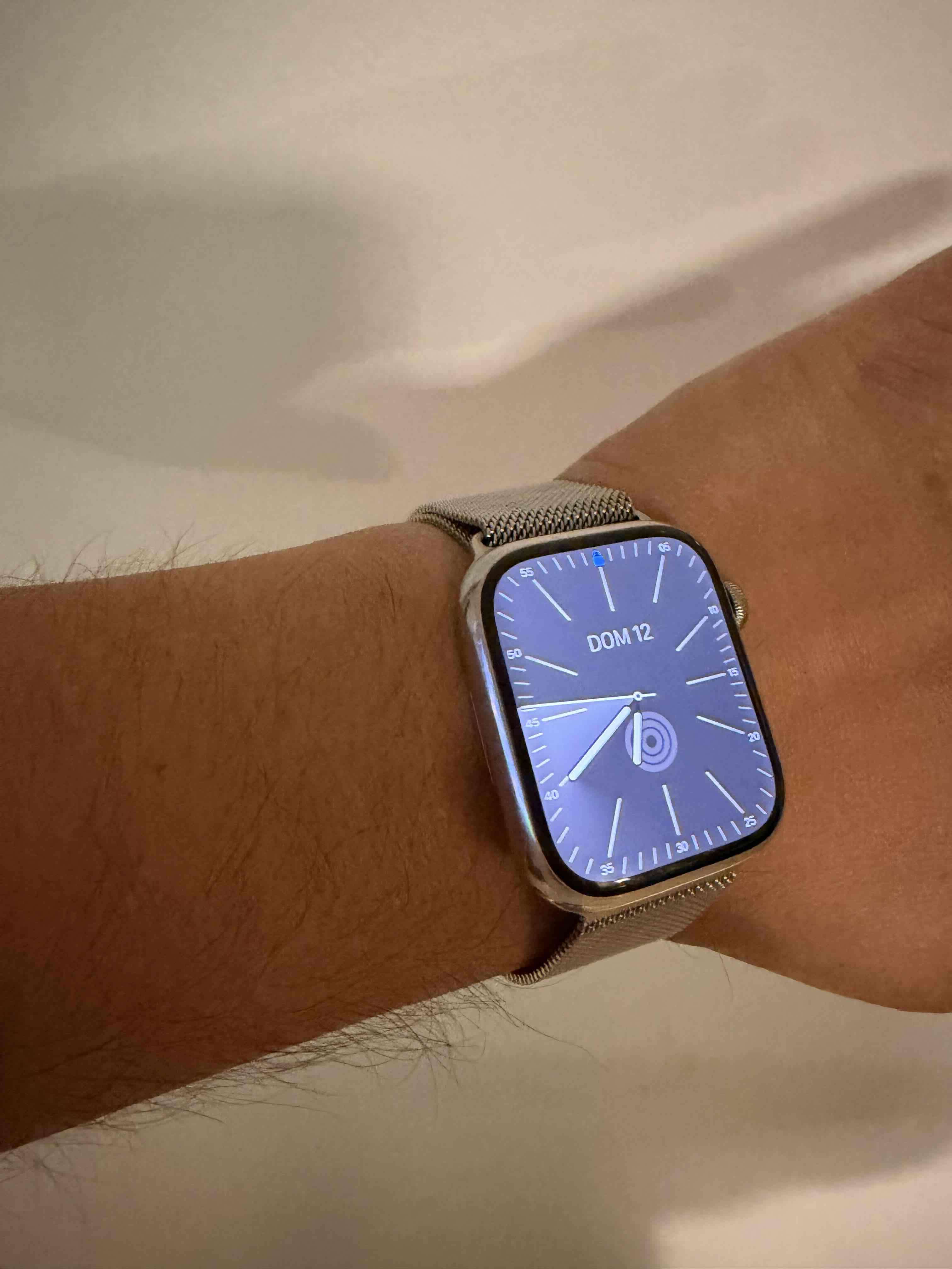 Reloj inteligente con correa metálica - 2