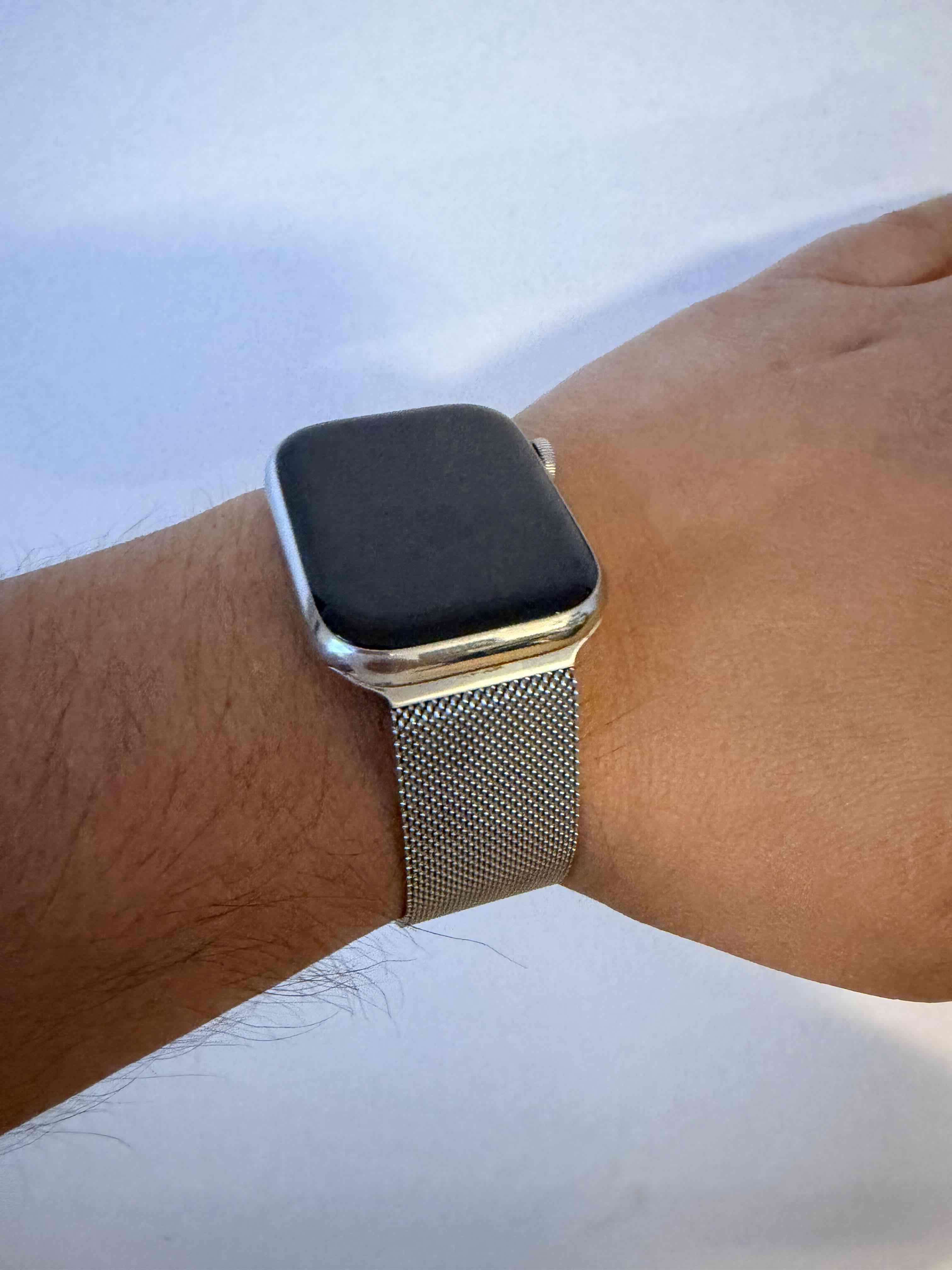 Reloj inteligente con correa metálica - 5