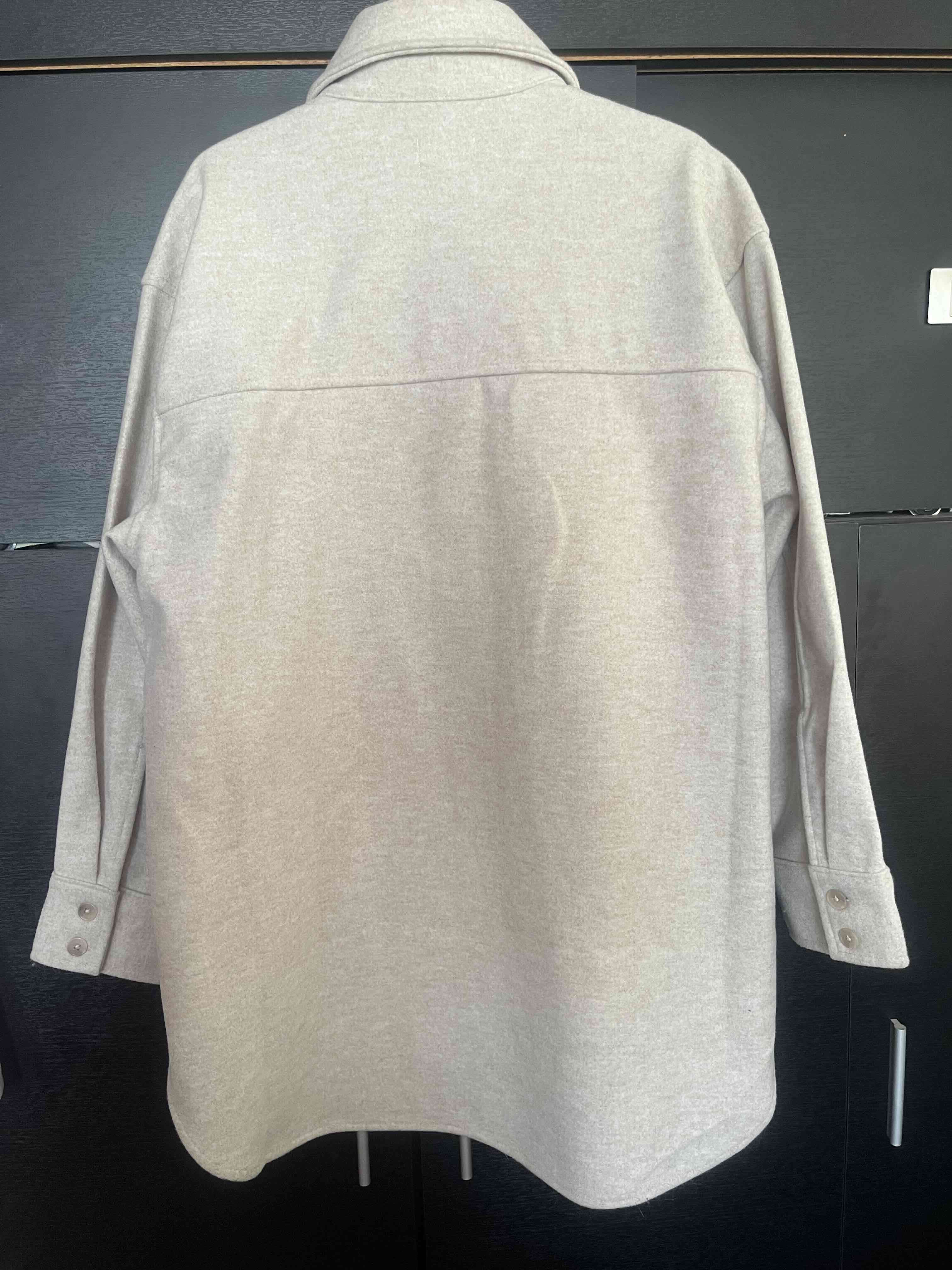 Sobrecamisa beige H&M - 2