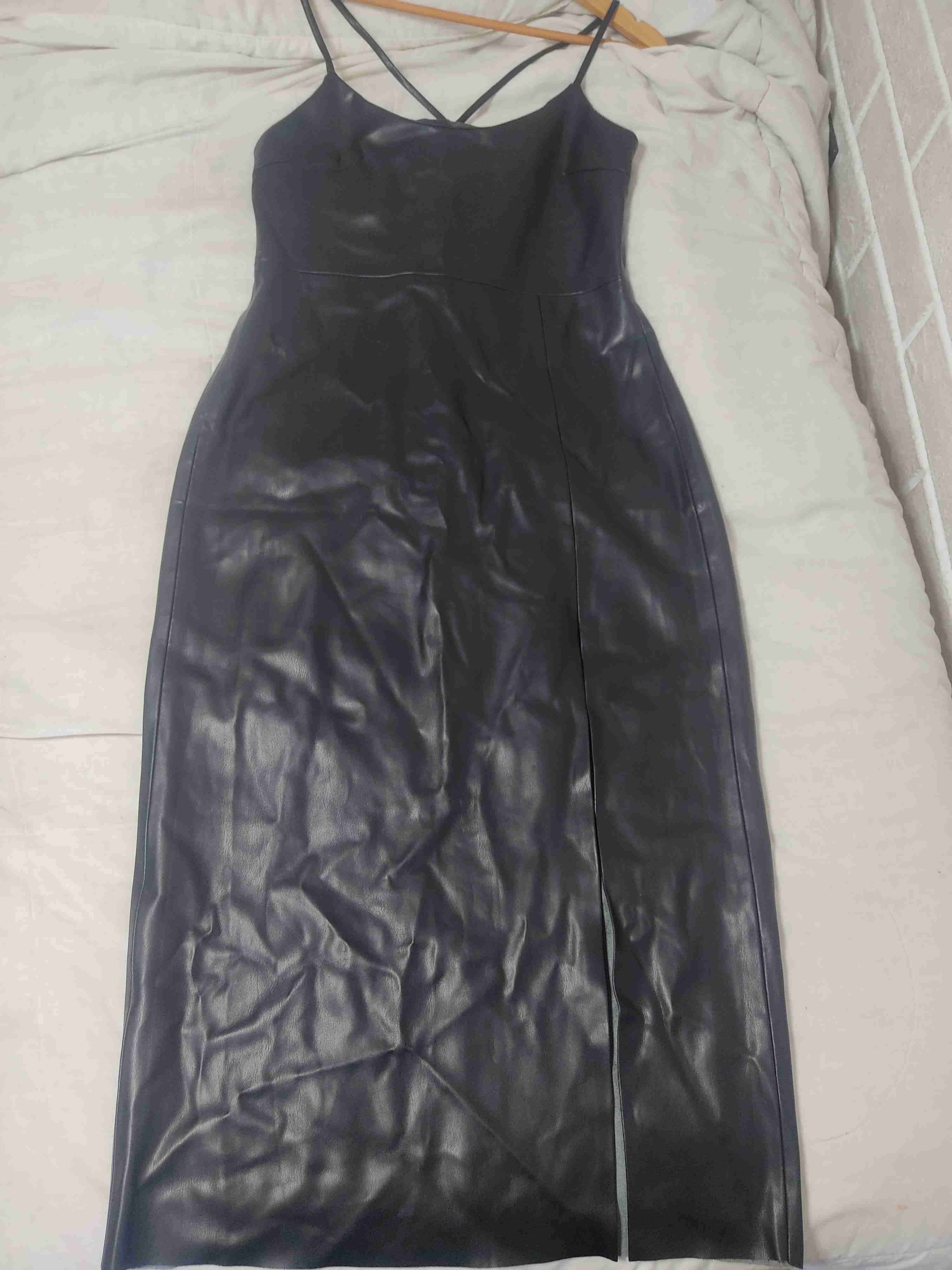 Vestido negro de tirantes - miniatura 1