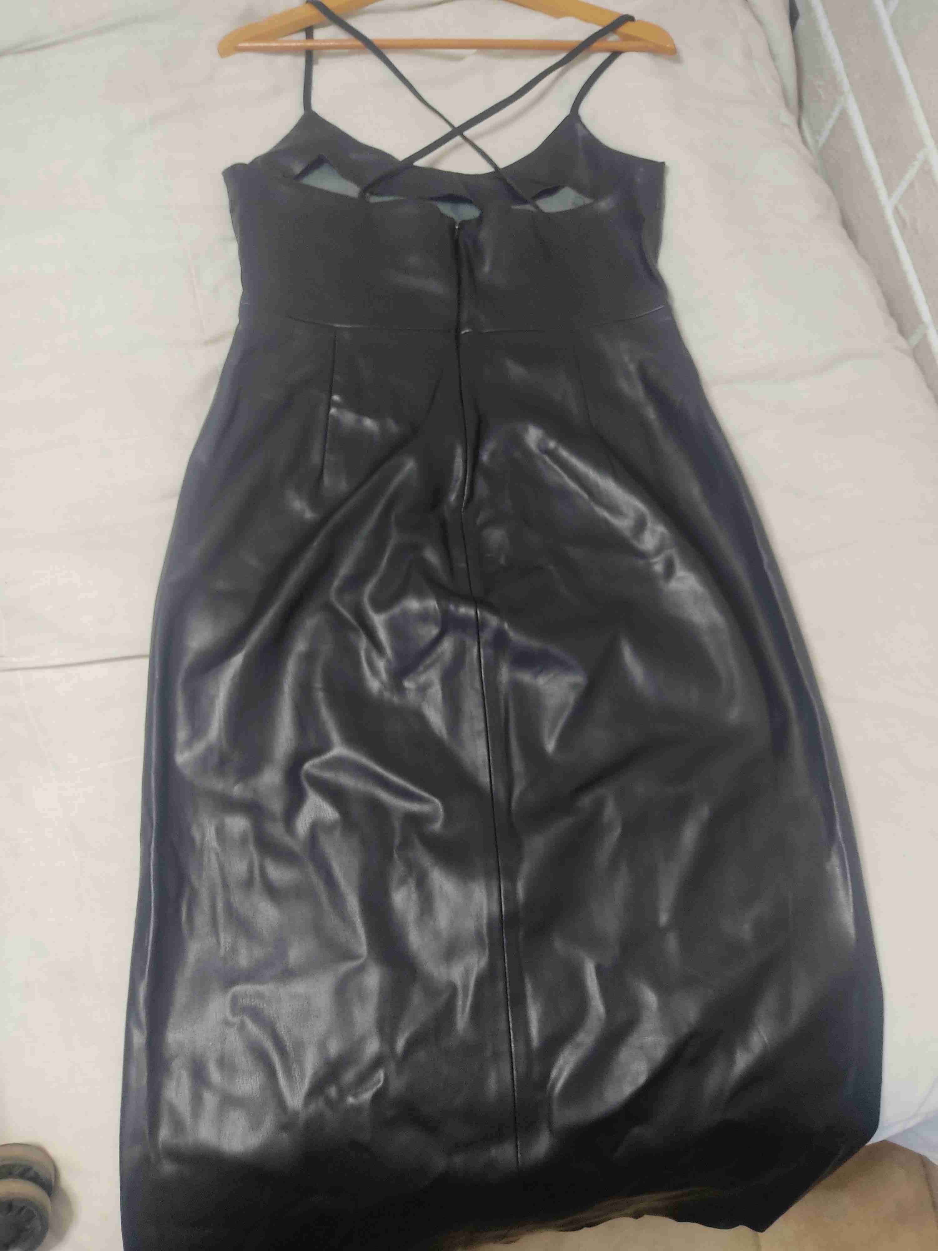 Vestido negro de tirantes - miniatura 2